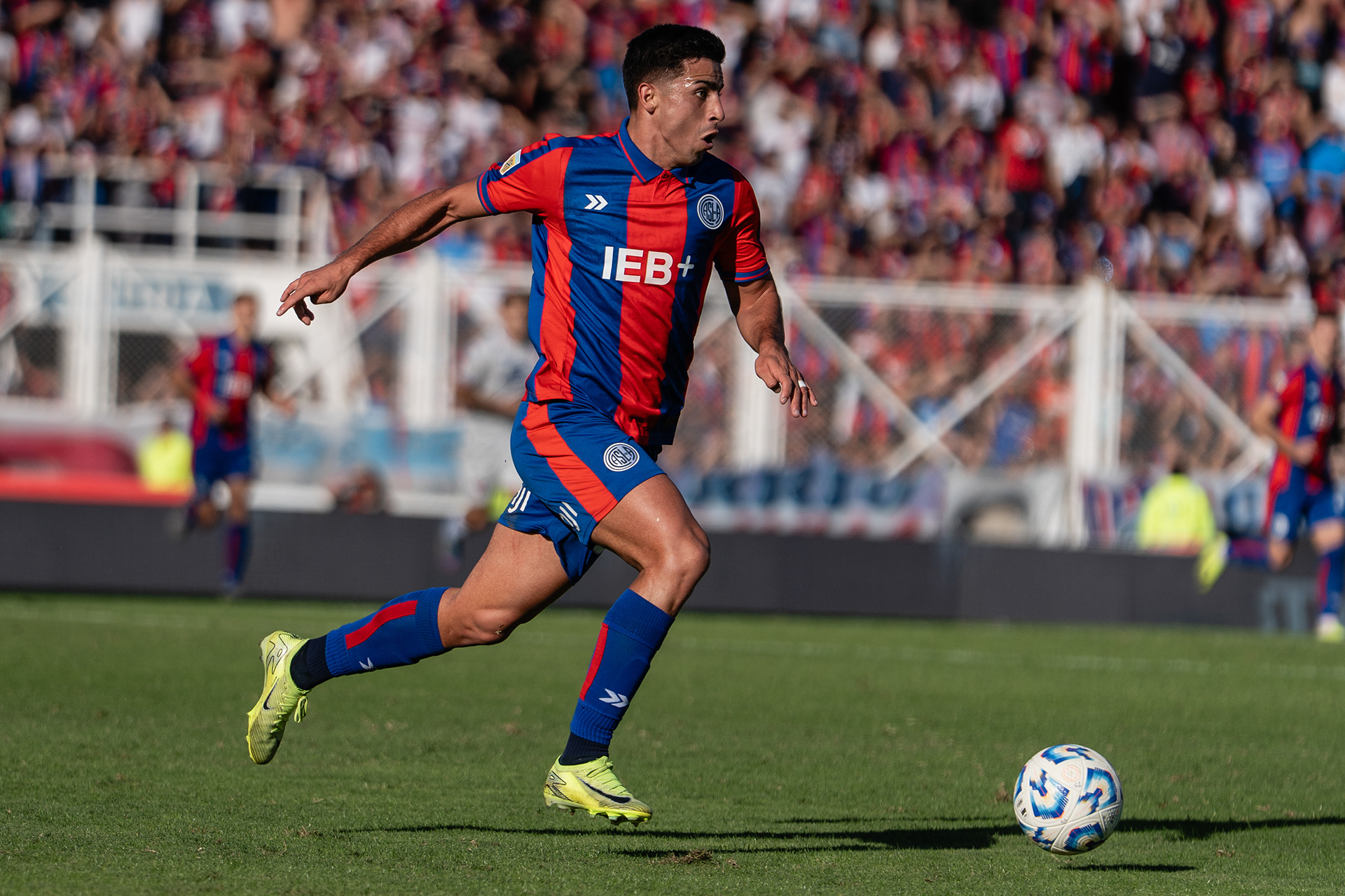 San Lorenzo defeated Tigre by 2 goals to 1 in the round of 16 of the Torneo Apertura 2025 of the Argentine Professional Soccer League in Buenos Aires, Argentina, on May 10, 2025. PHOTO/Santi Oroz.