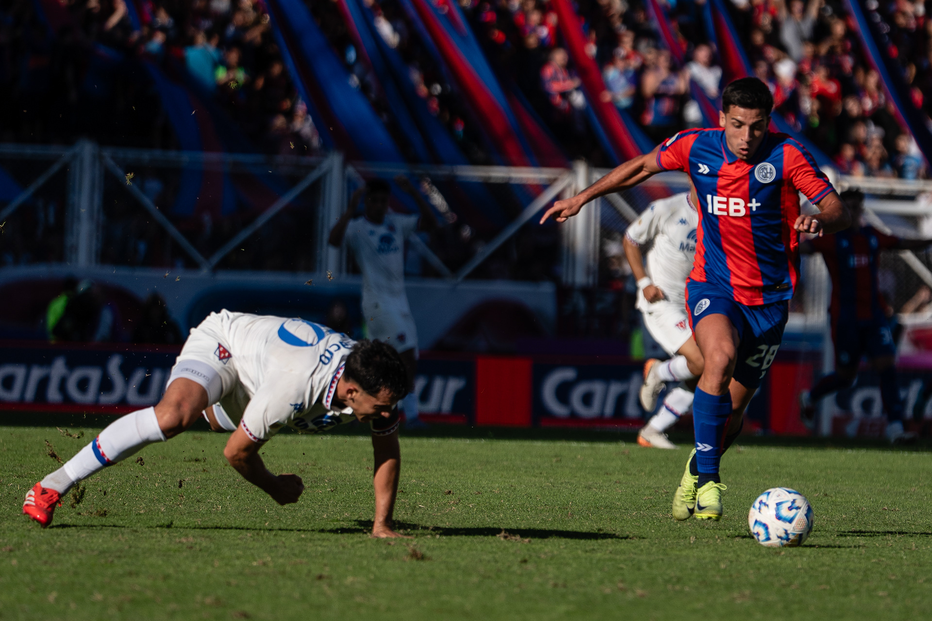 San Lorenzo defeated Tigre by 2 goals to 1 in the round of 16 of the Torneo Apertura 2025 of the Argentine Professional Soccer League in Buenos Aires, Argentina, on May 10, 2025. PHOTO/Santi Oroz.