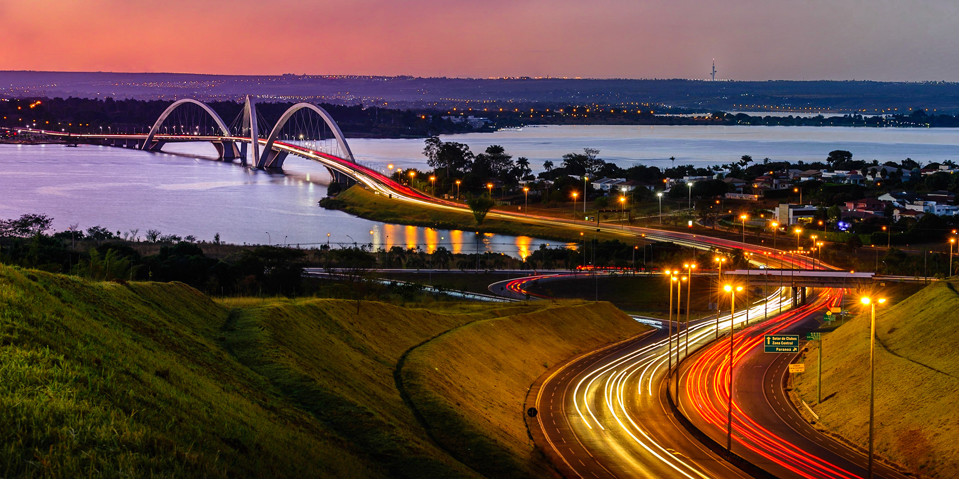 Anoitecer na Ponte JK