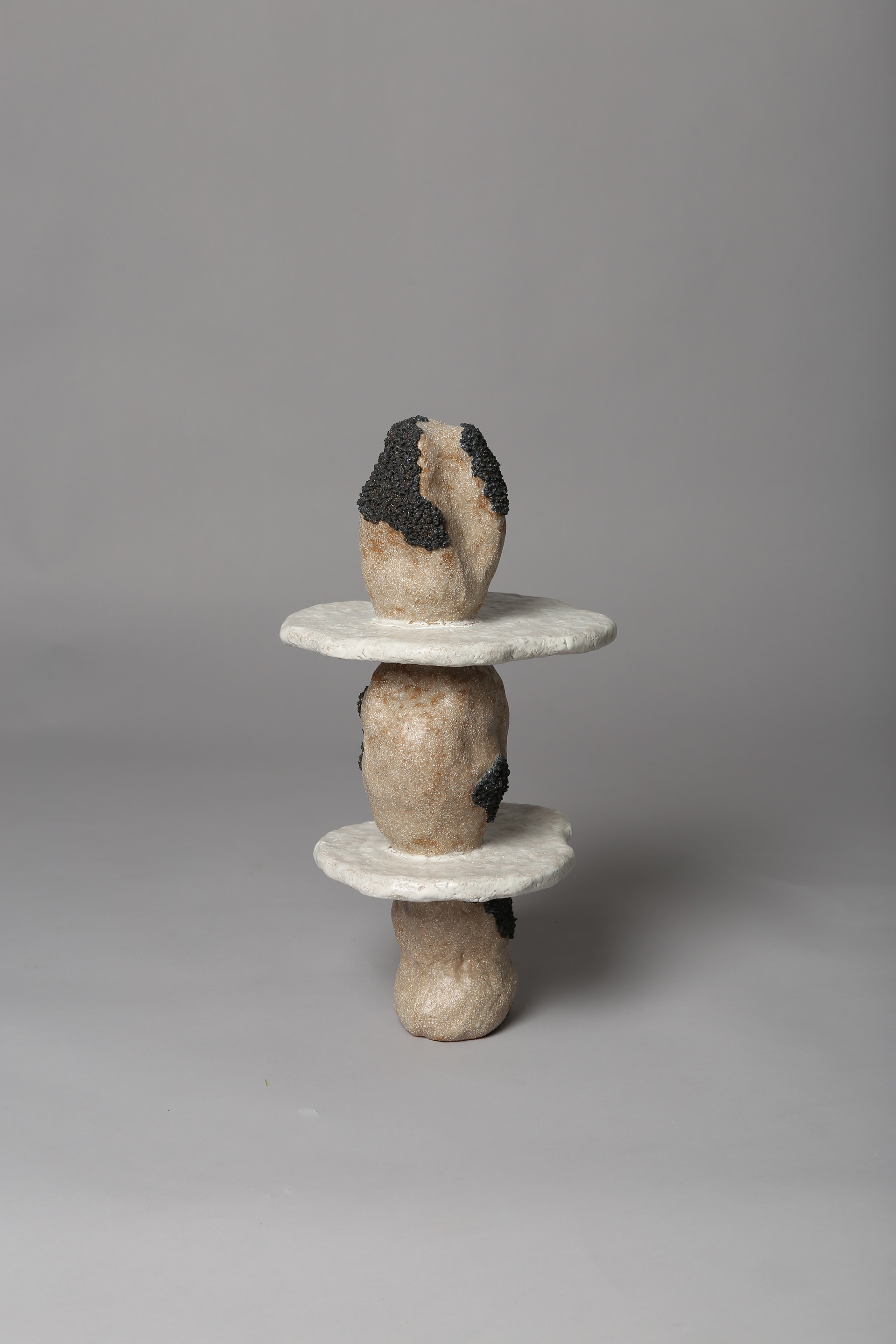이끼돌 (moss dol) 2022 stone ware, glazed ceramic 26x22x48cm