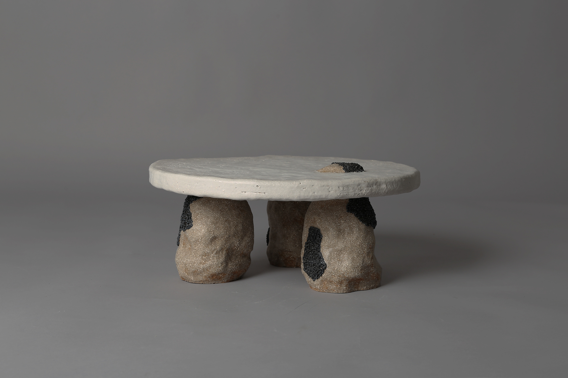 돌테이블 05, 2021, 42x42x18(h)cm
