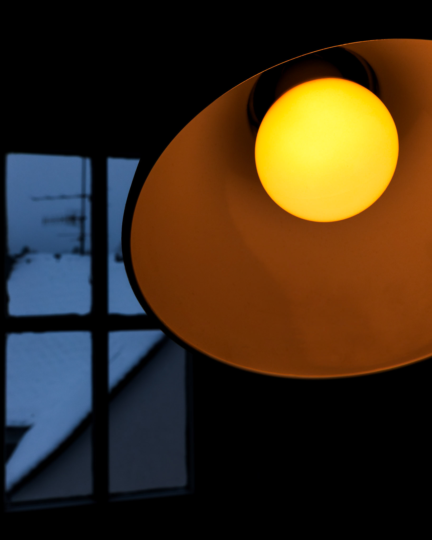 Schreibtischlampe im Winter