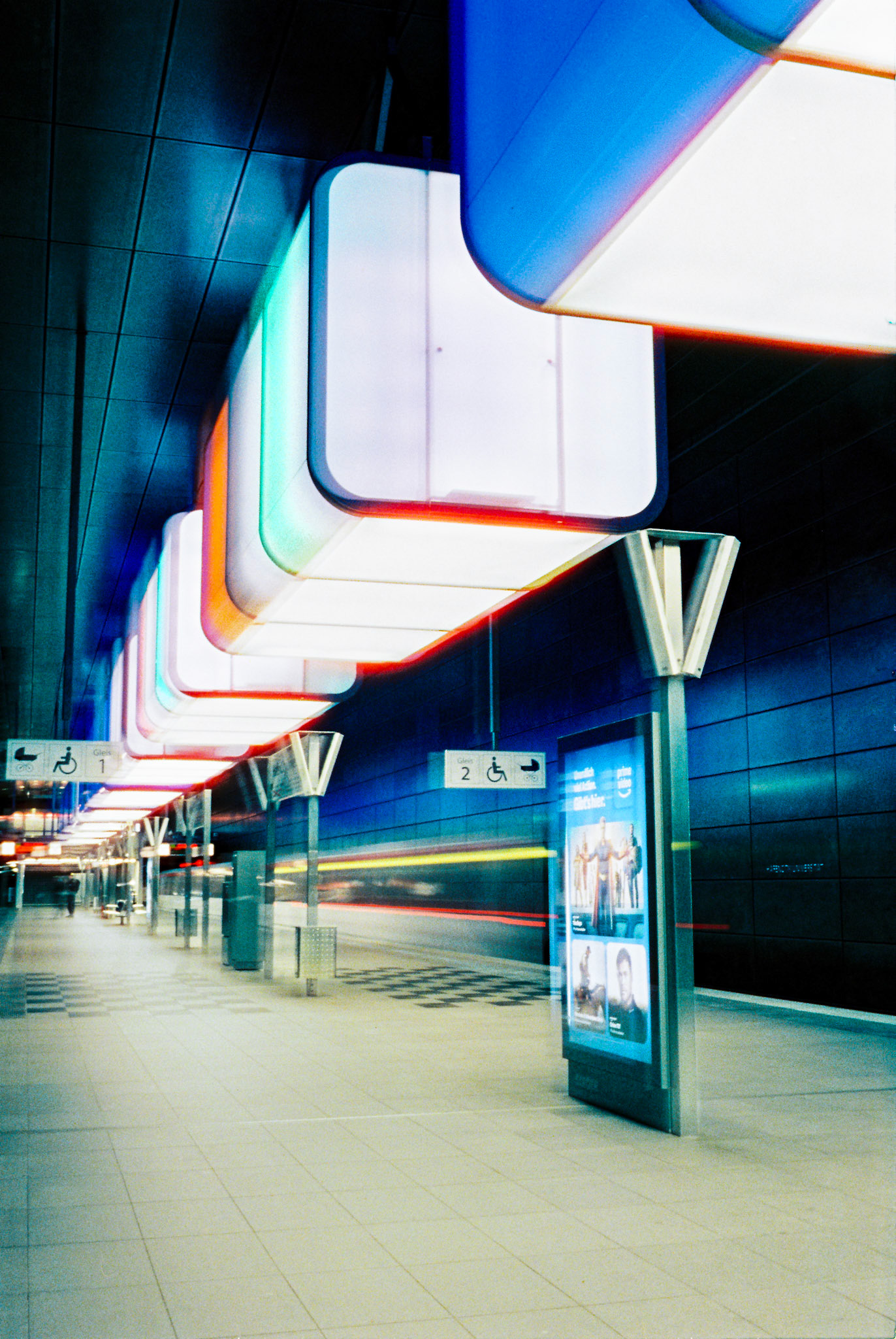 Leica M4 | Cinestill 800T