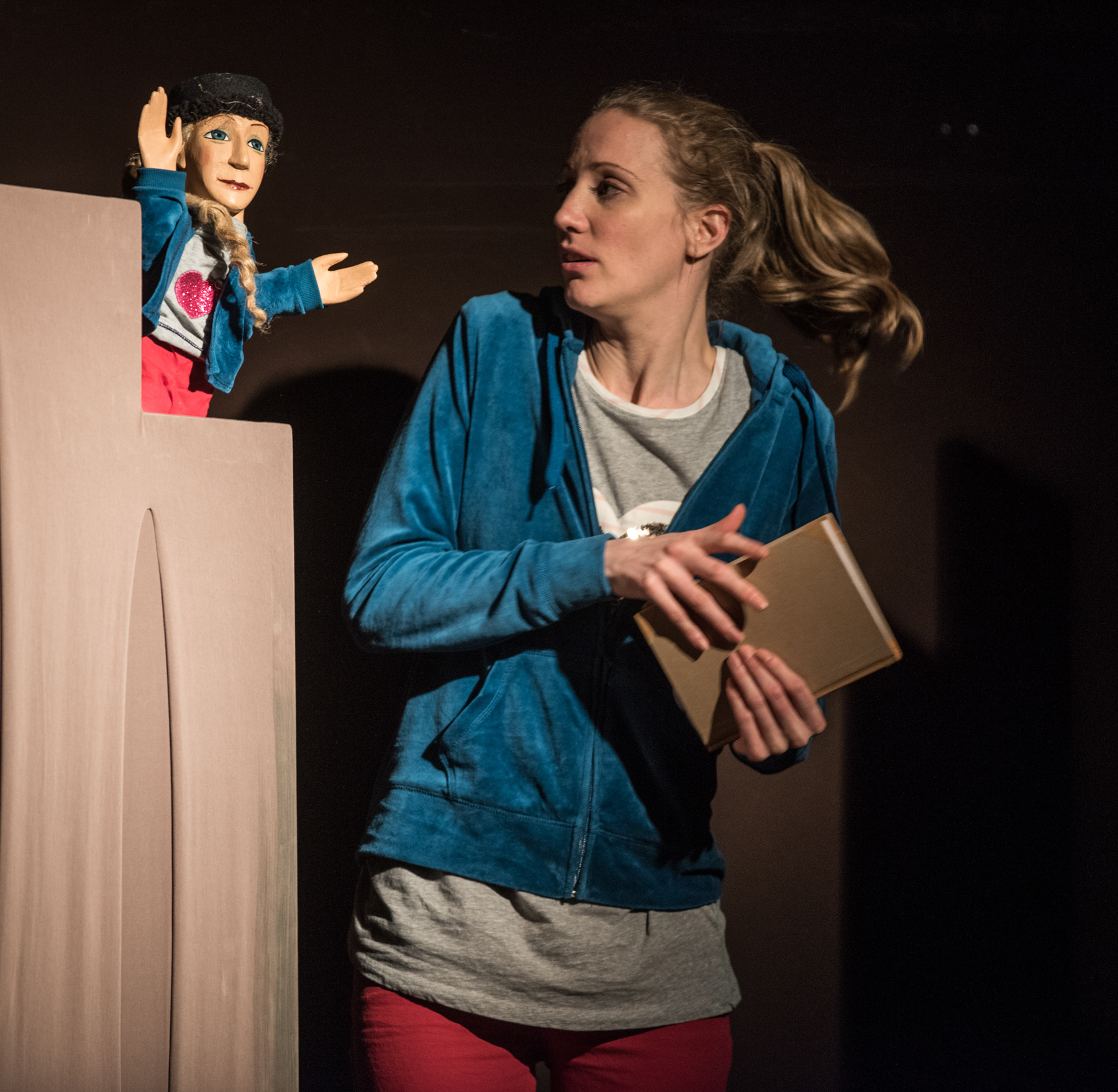 Esznek-e a halottak epertortát?