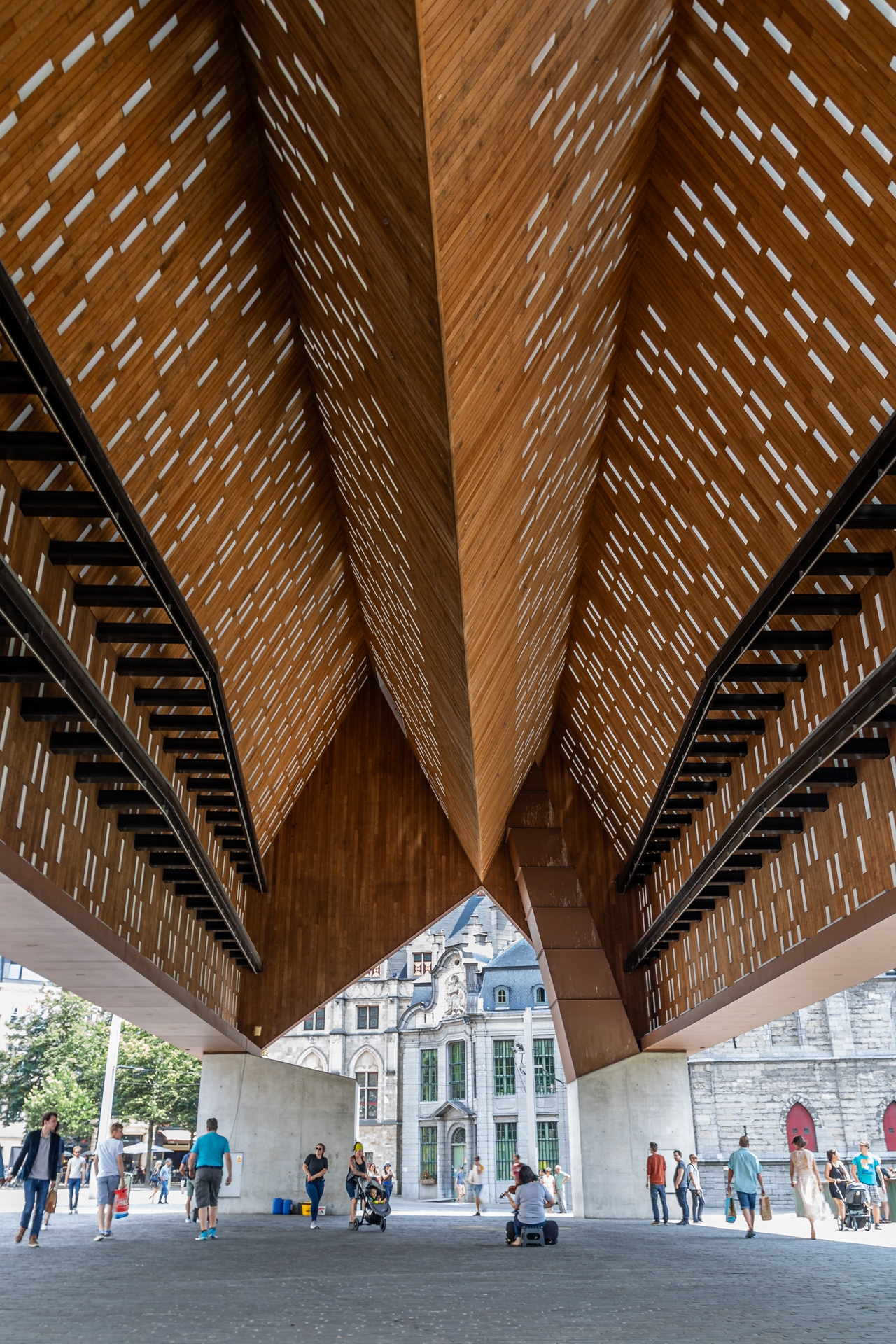 Stadshal Gent. Robbrecht & Daem / Marie-José Van Hee 2012