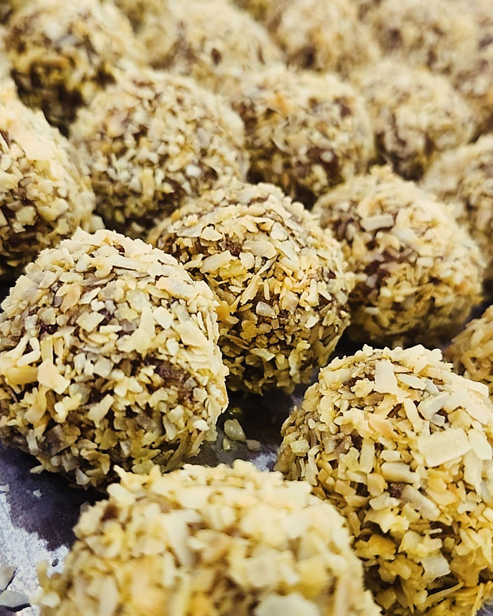 Vegan Turmeric Energy Balls