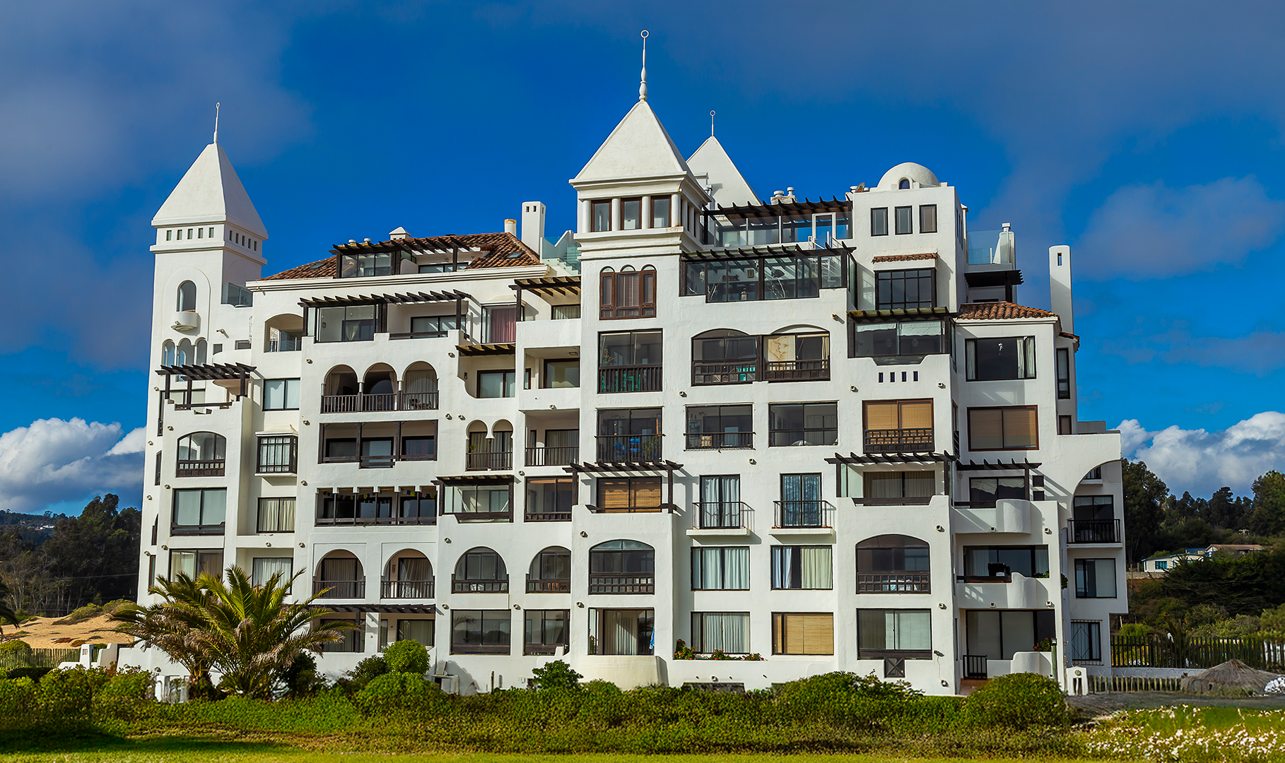 Hotel de cara al mar