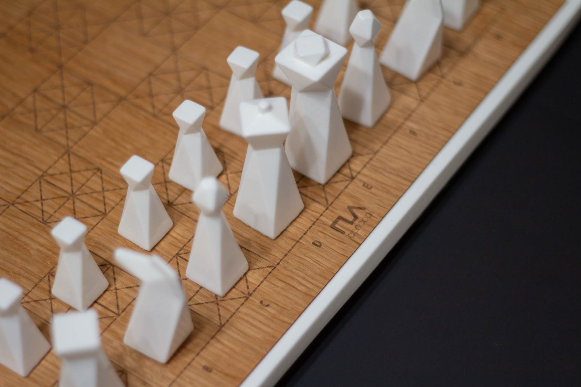 Custom Chess Set - Wooden Chess Board - Modern Resin Chess Pieces – PLA  Concept