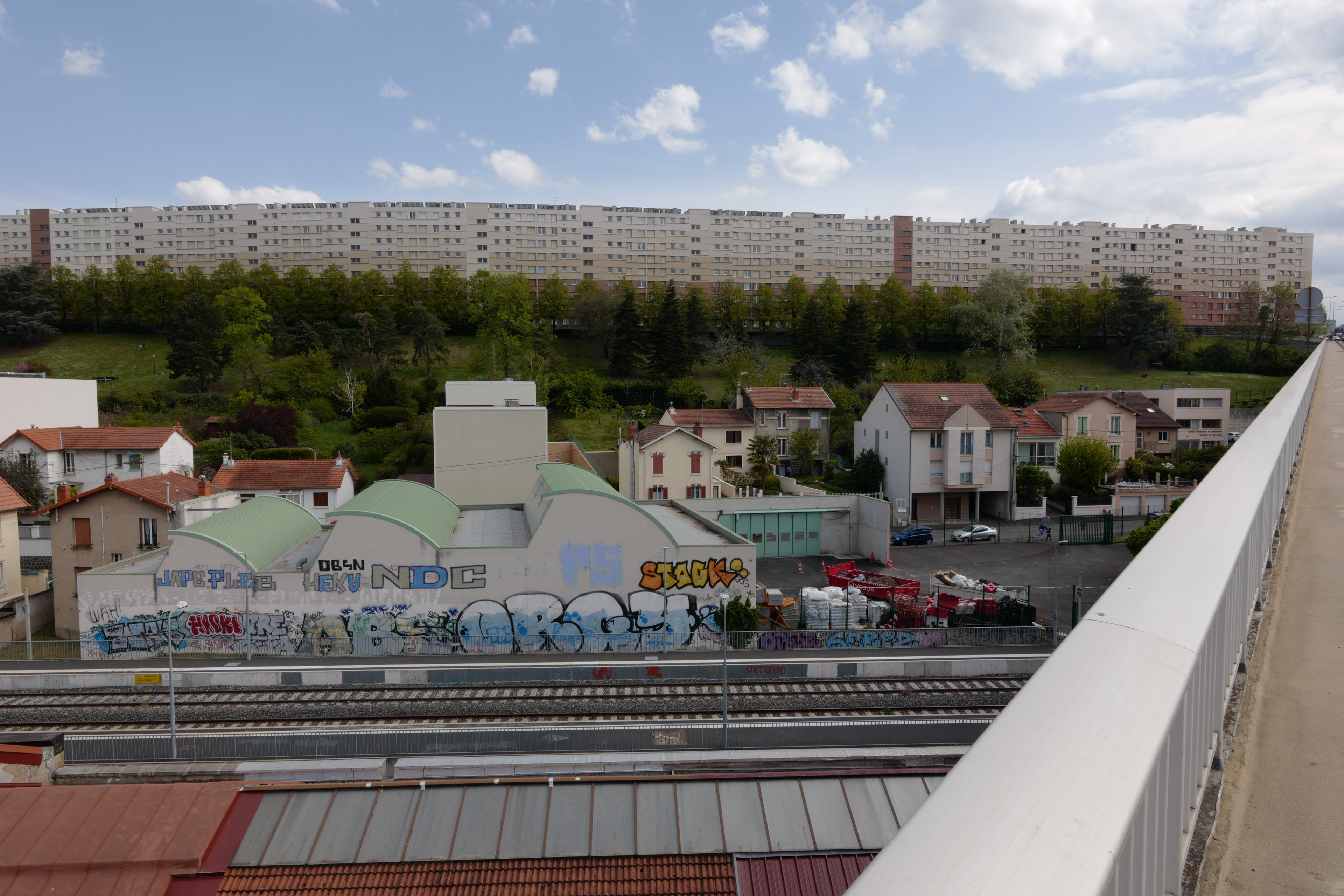 Existing view from the Viaduc Saint-Jacques onto the Muraille de Chine - photograph by Alexandre Chemetoff
