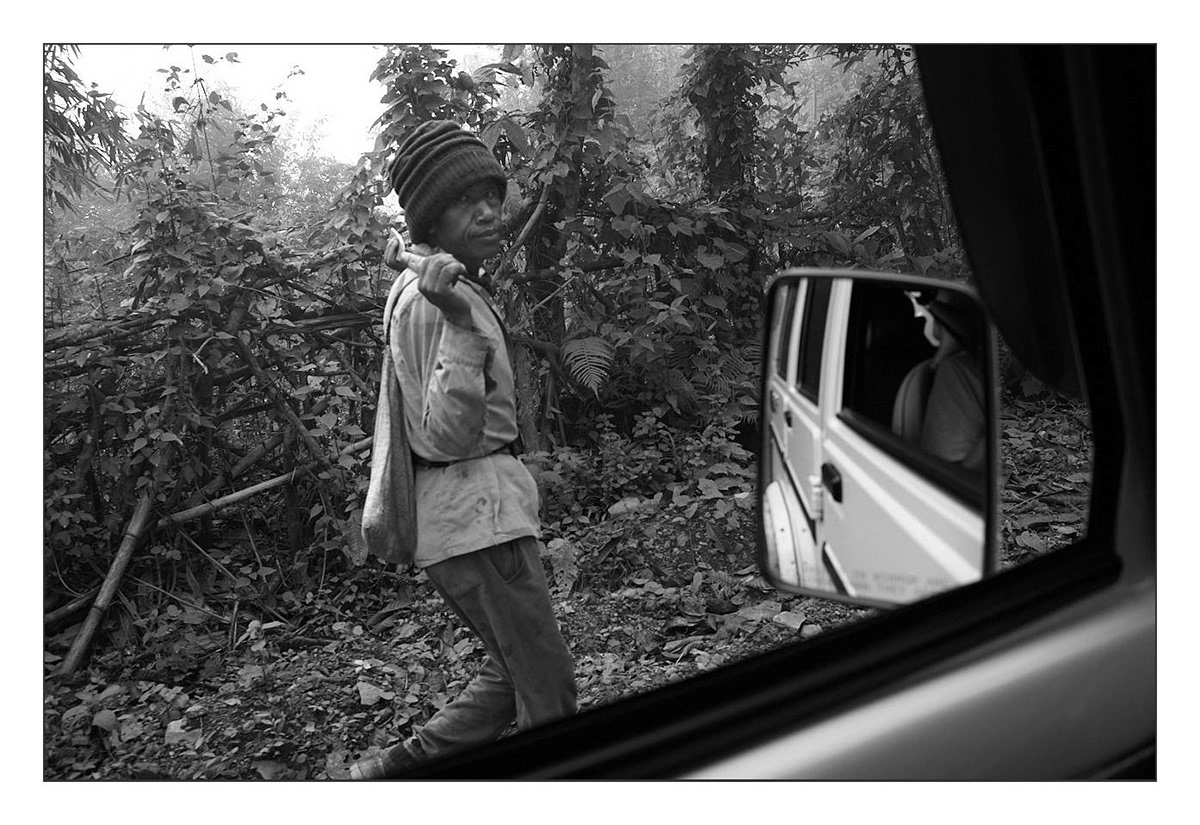 Villager with dao (machete)