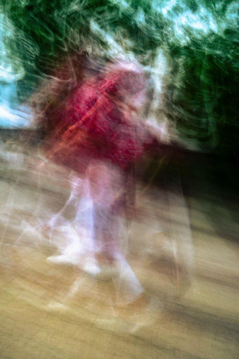 Foto 7 walking woman