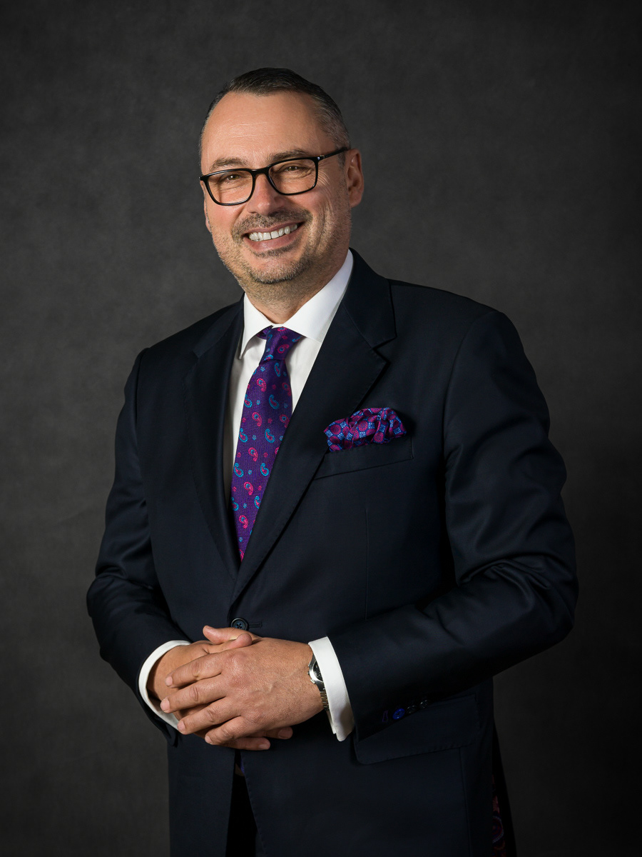 Portret biznesowy w studio