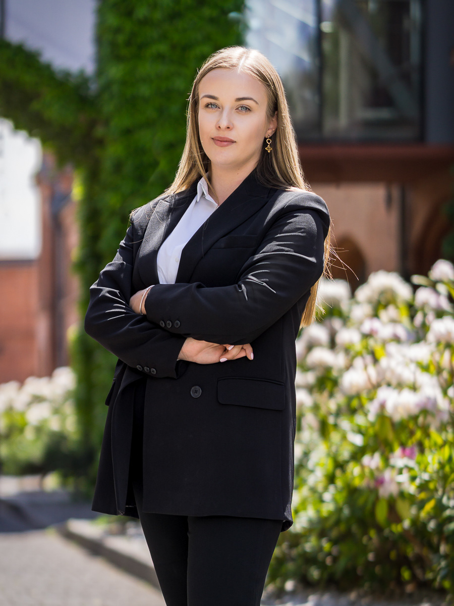 Portret biznesowy w plenerze