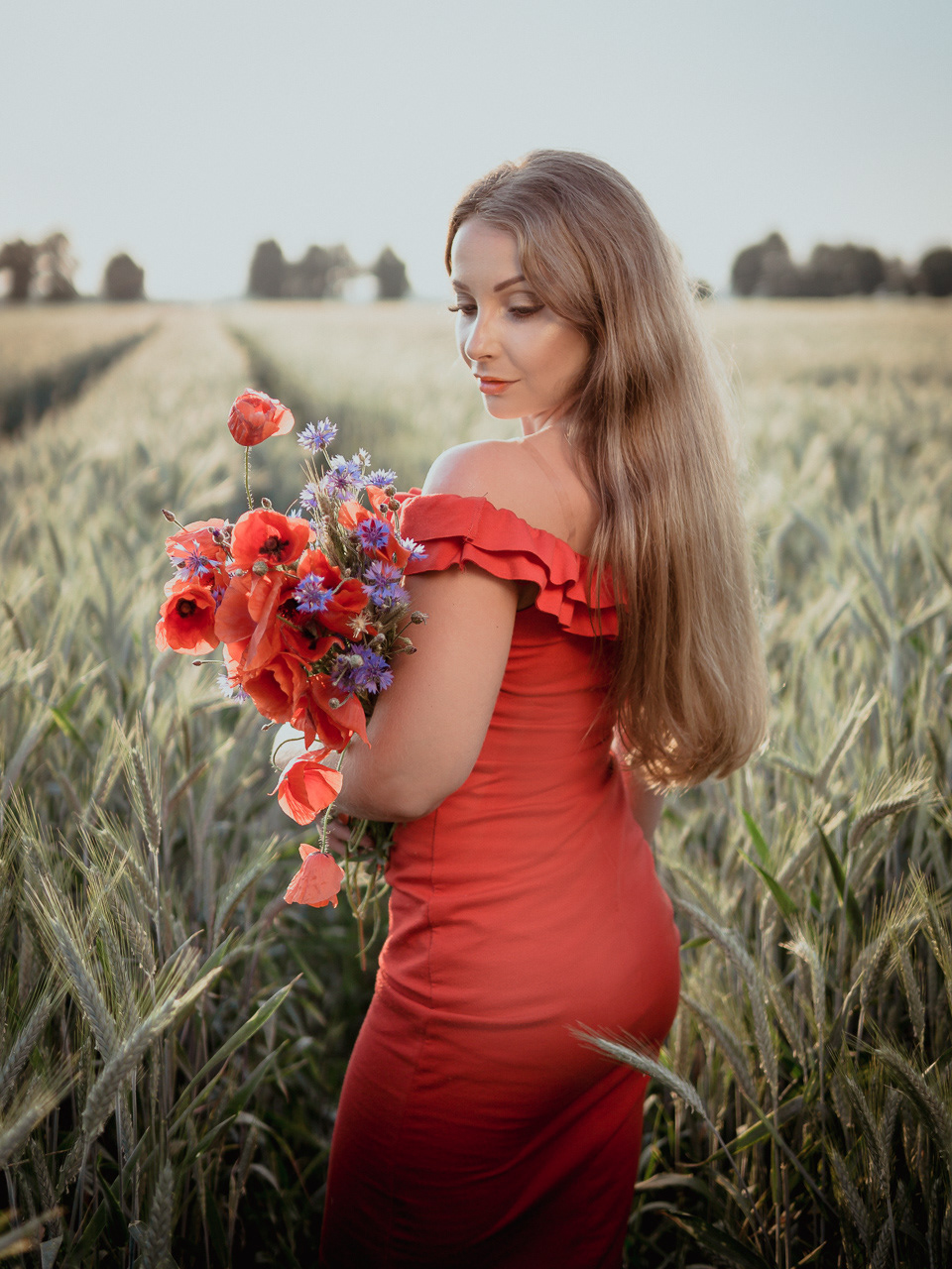 Letnia sesja portretowa w polu