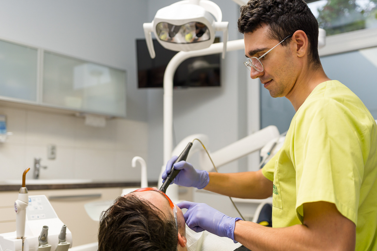 Zdjęcia przy pracy - stomatologia