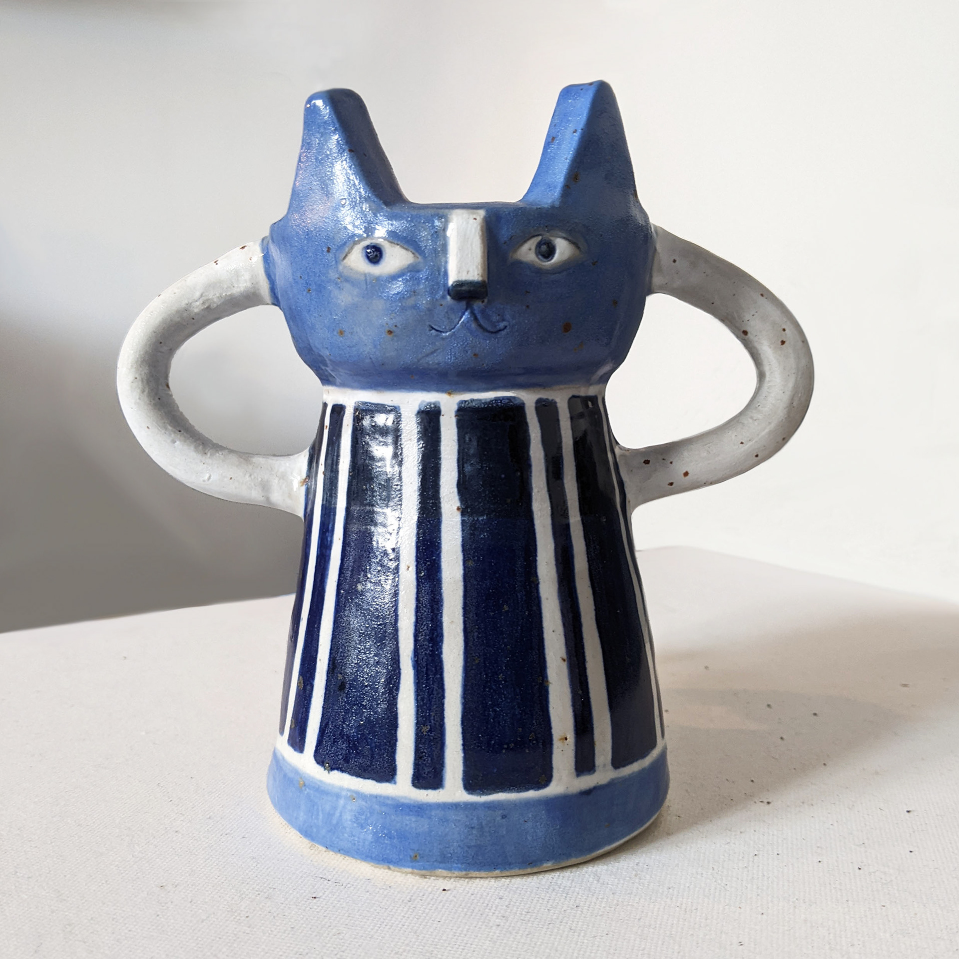 Cat vase, stoneware 2023