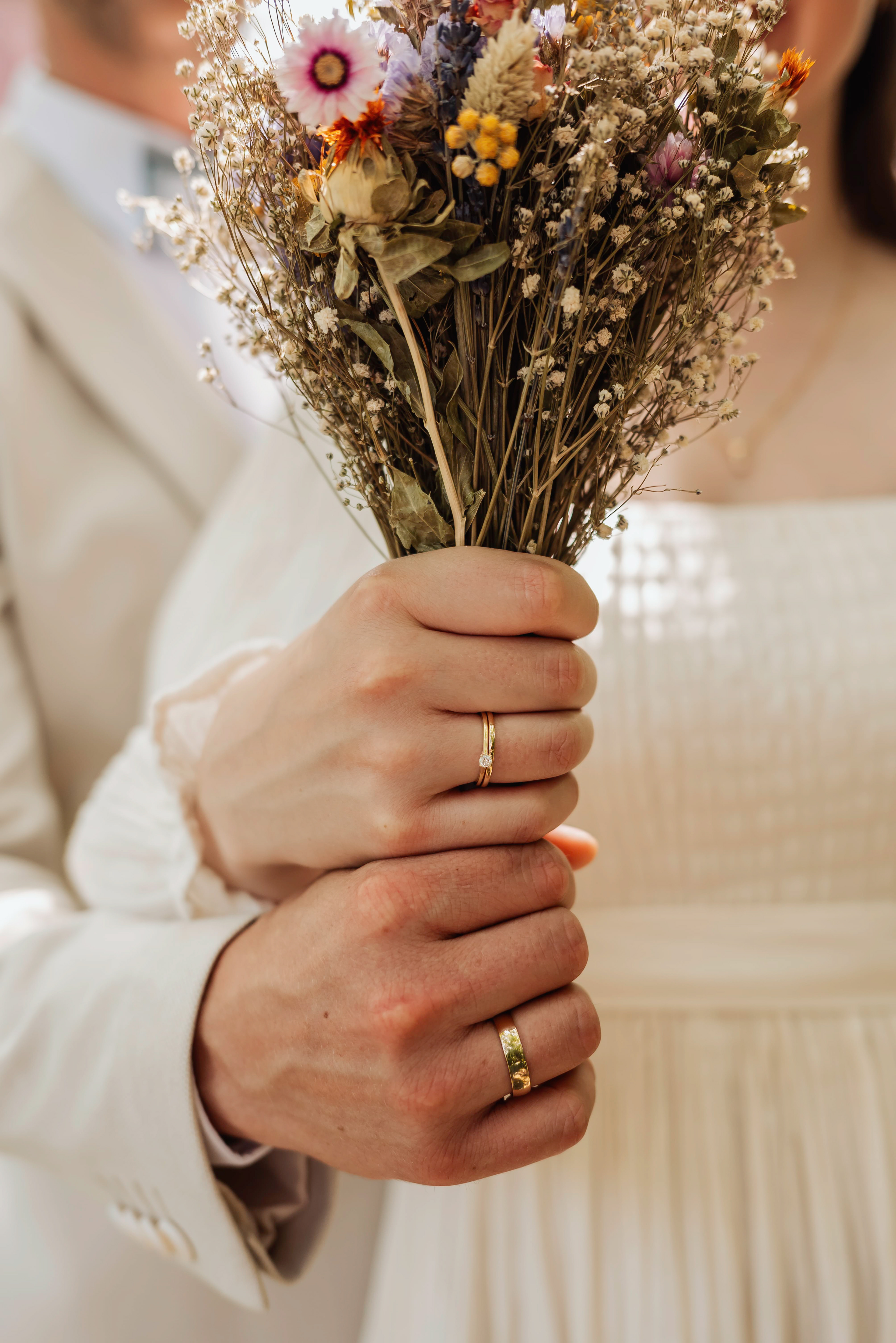Blumenstrauß mit Eheringe