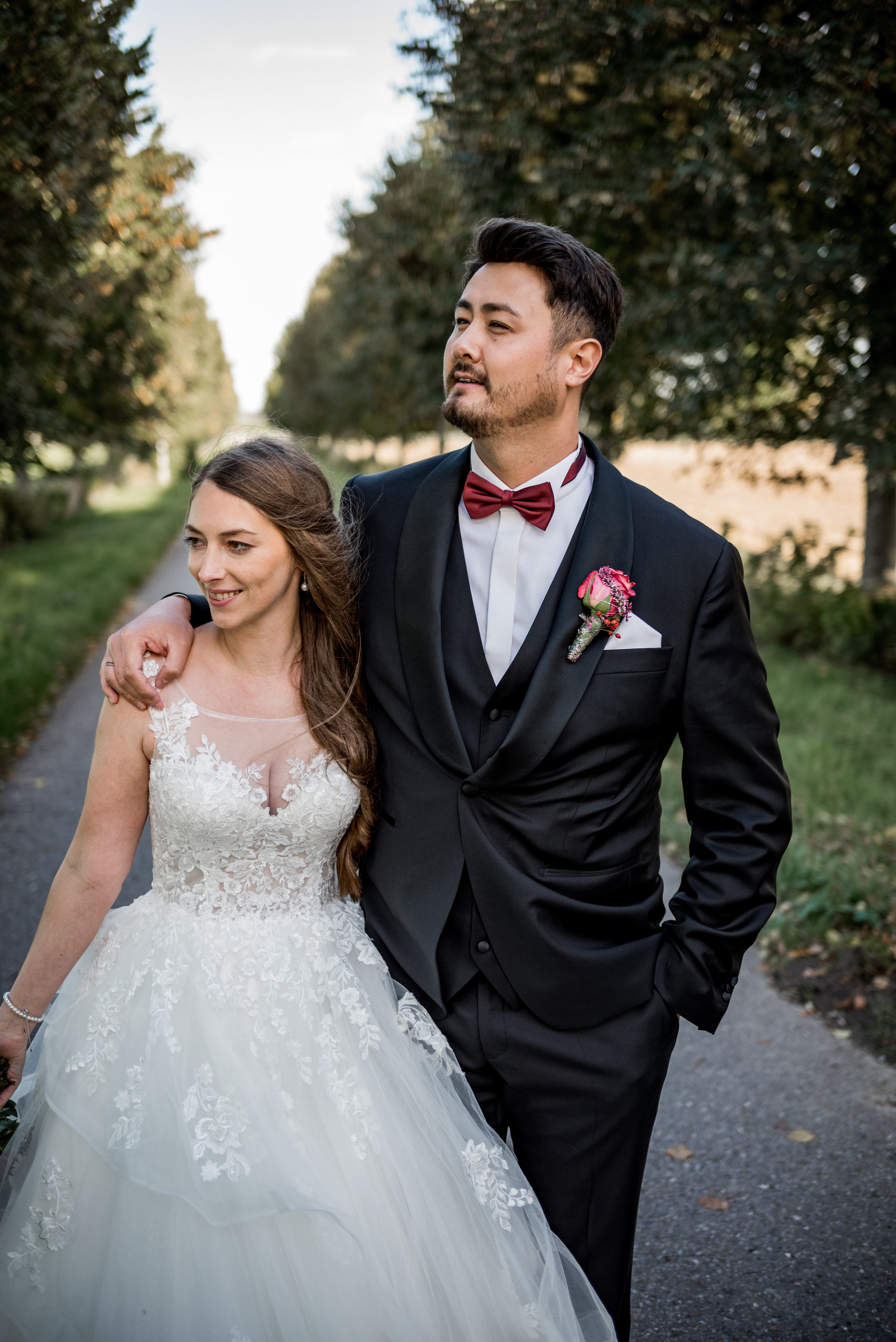 Brautpaar mit Fotograf