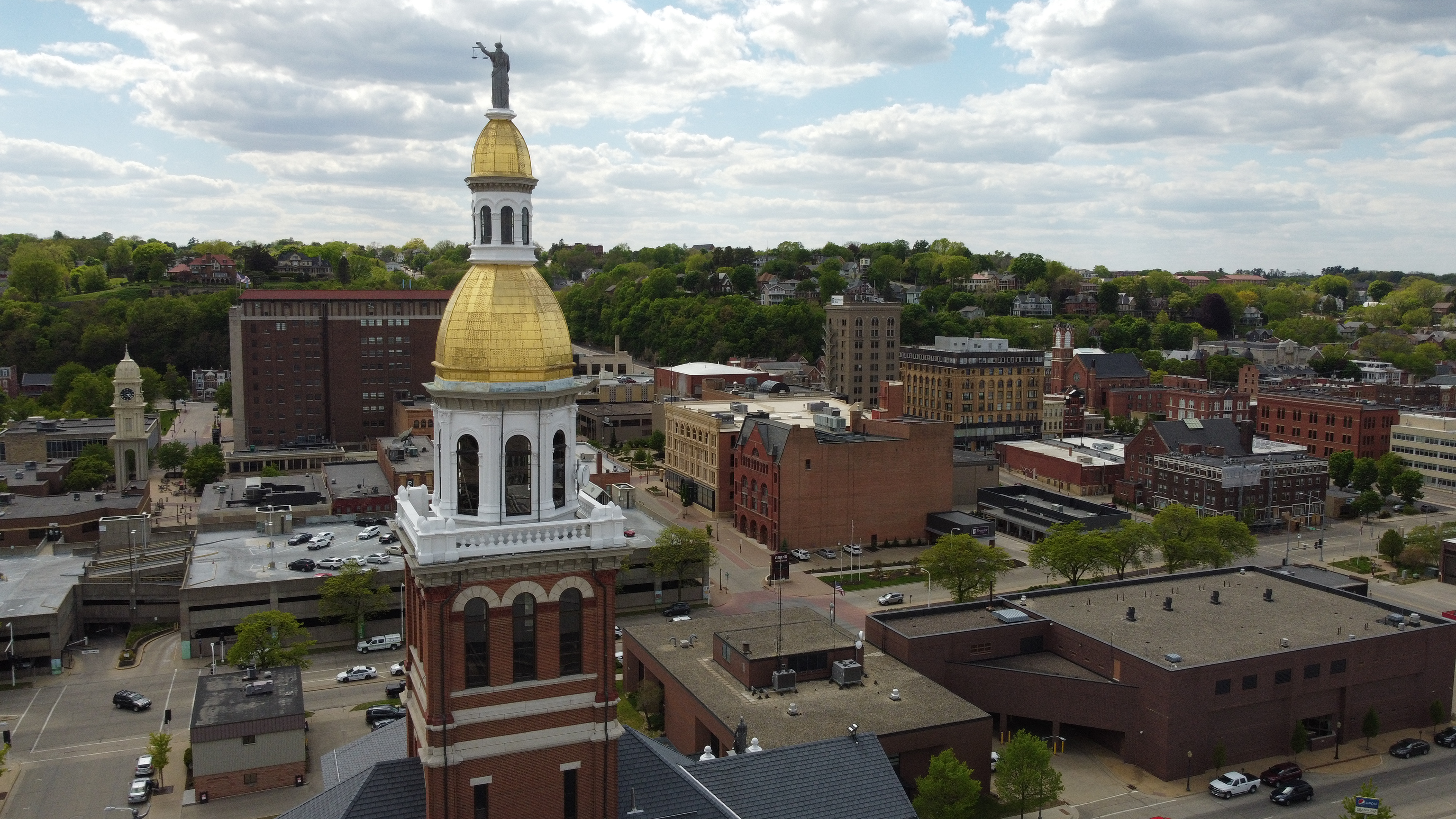 Dubuque County Courthouse. © 2021 Hawkinson Aerial Photography, LLC