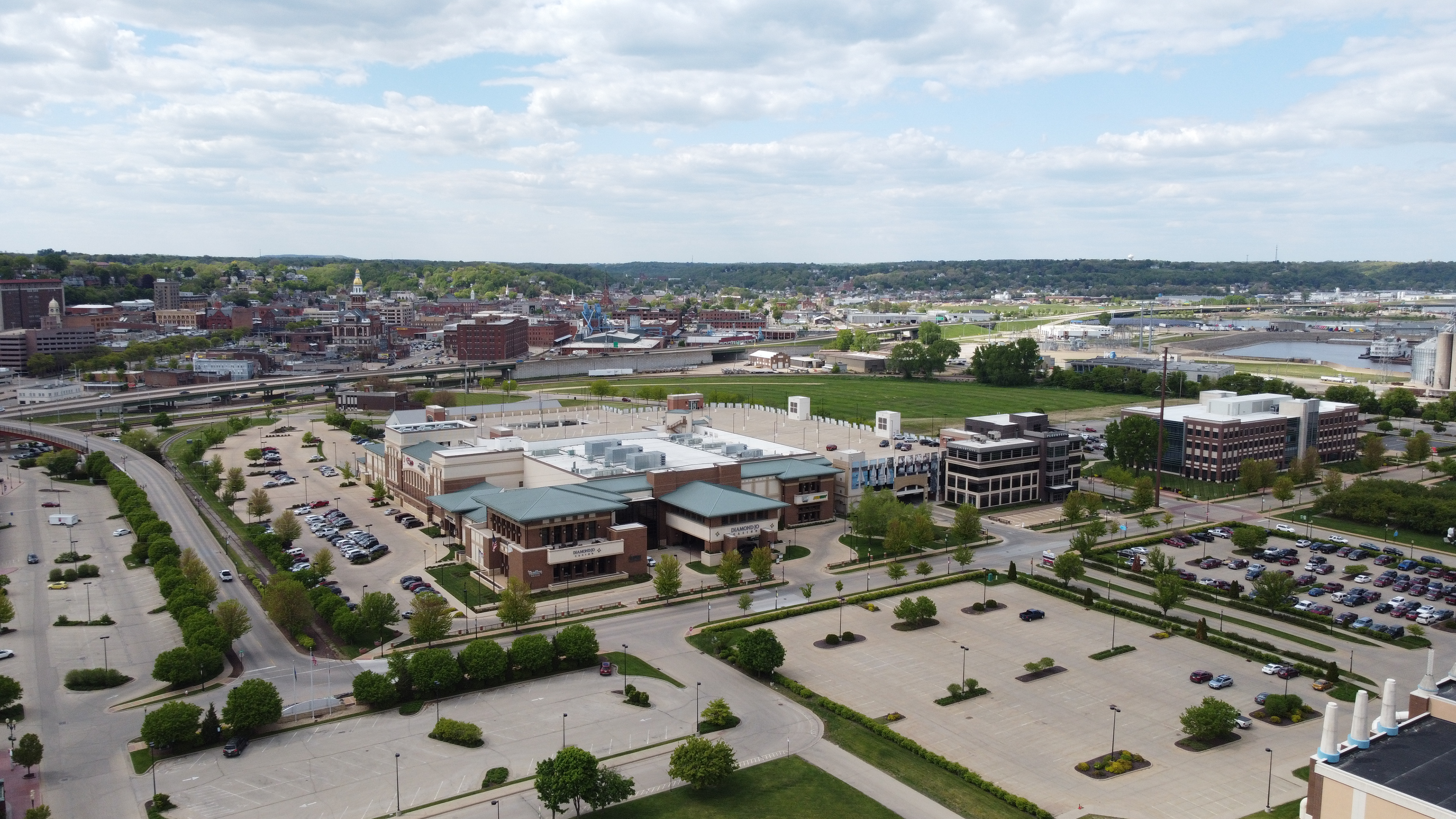 Diamond Jo Casino Dubuque. © 2021 Hawkinson Aerial Photography, LLC