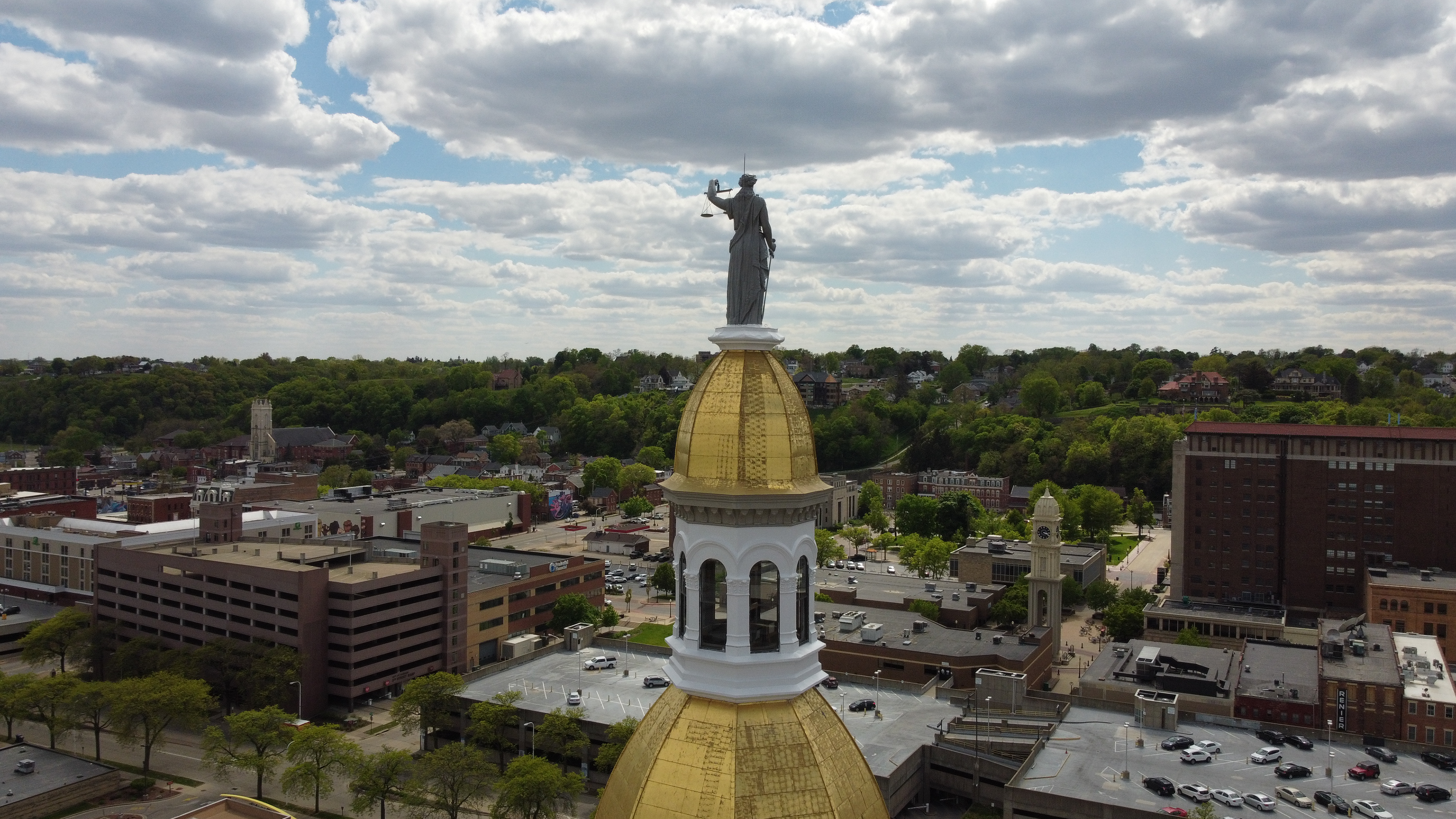 Dubuque County Courthouse. © 2021 Hawkinson Aerial Photography, LLC