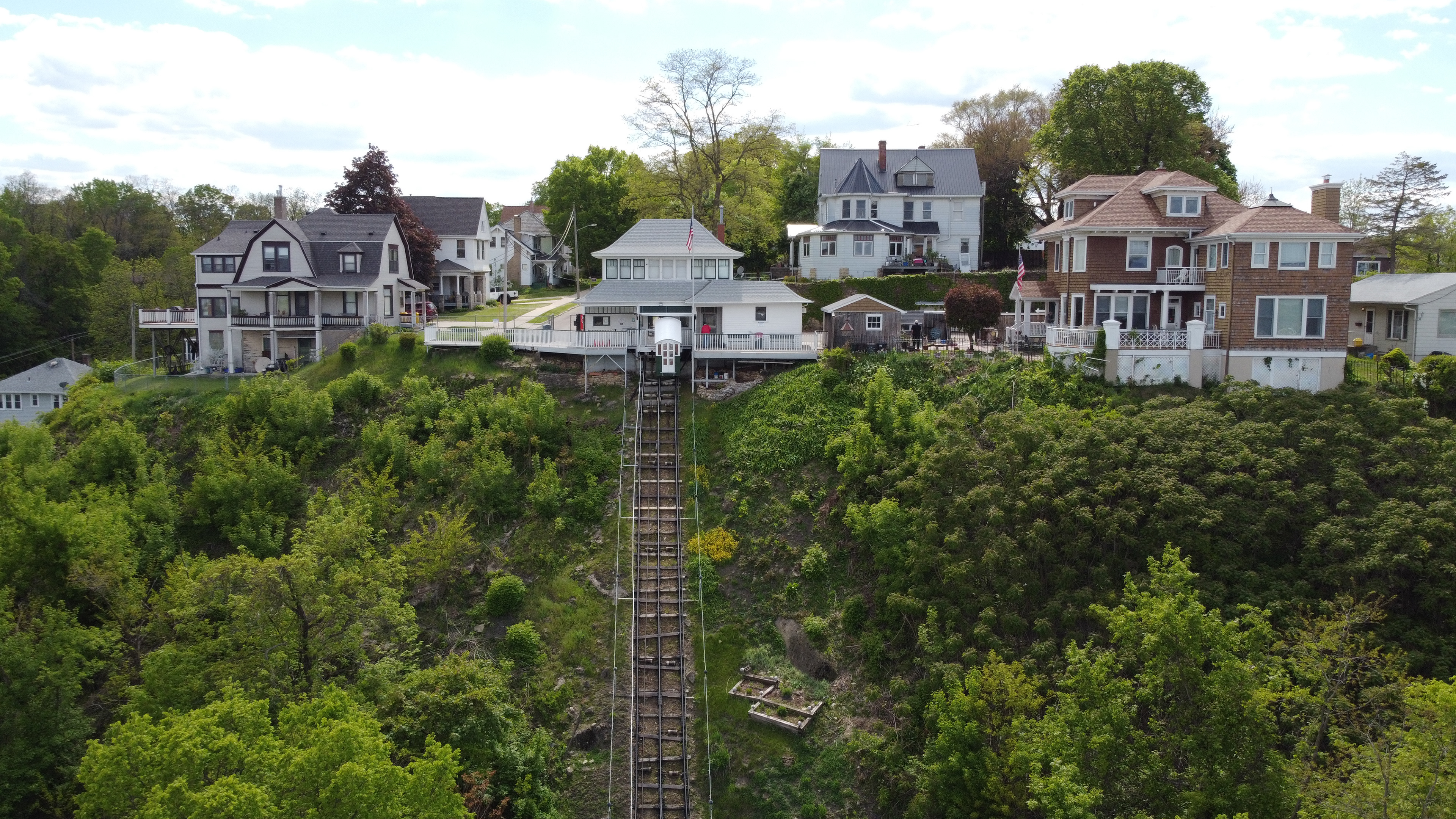 Fenelon 4th Street Elevator. © 2021 Hawkinson Aerial Photography, LLC