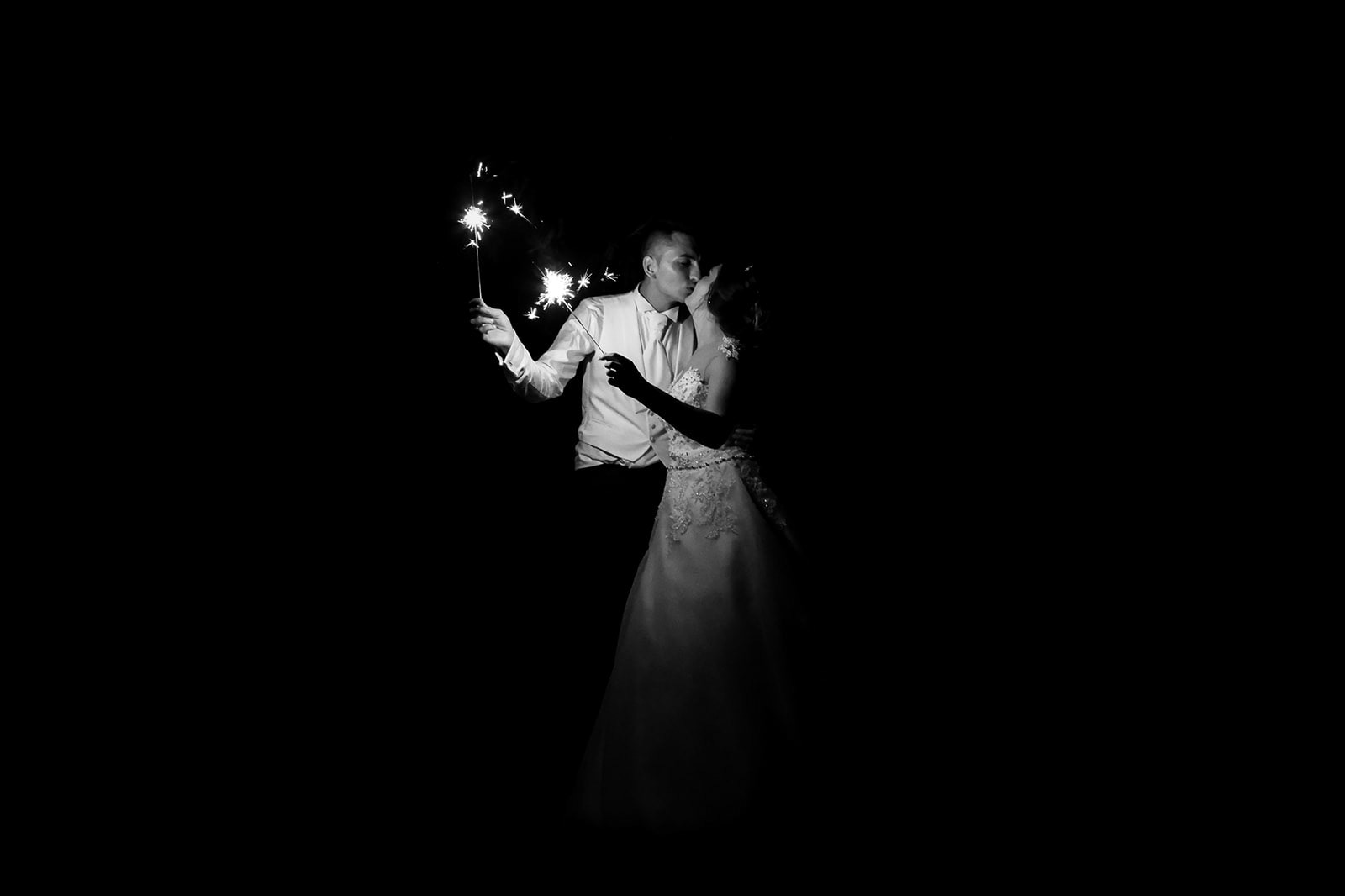 Servizio Fotografico Matrimonio Artistico in Posa - Sposi - Stelle Filanti