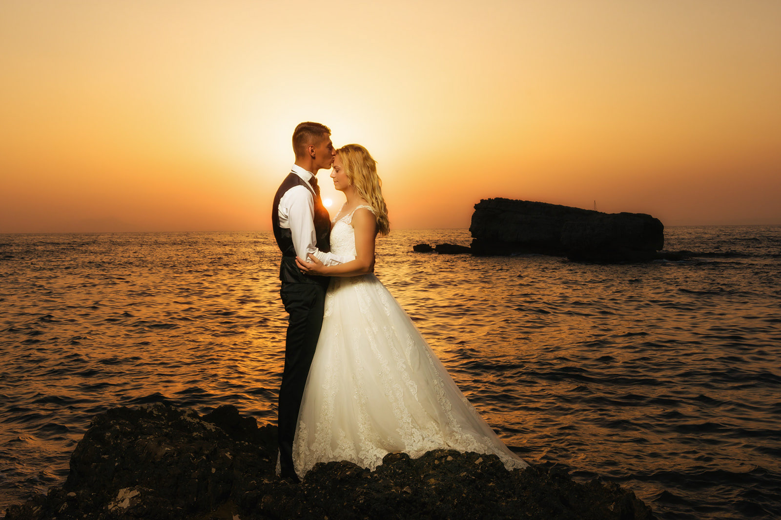 Servizio Fotografico Matrimonio Artistico in Posa al mare - Sposi Sorrento