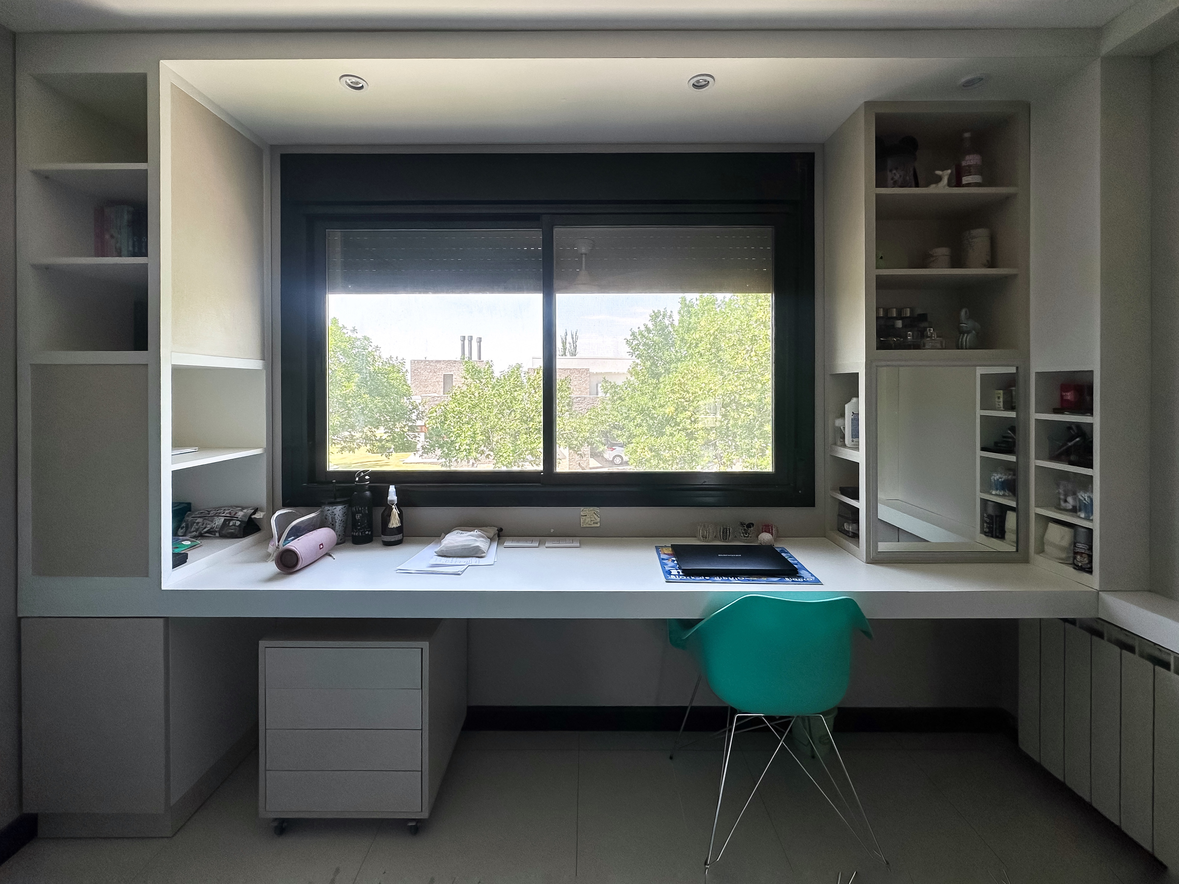 Reforma dormitorio, Diseño de mobiliario a medida, Mesa de estudio