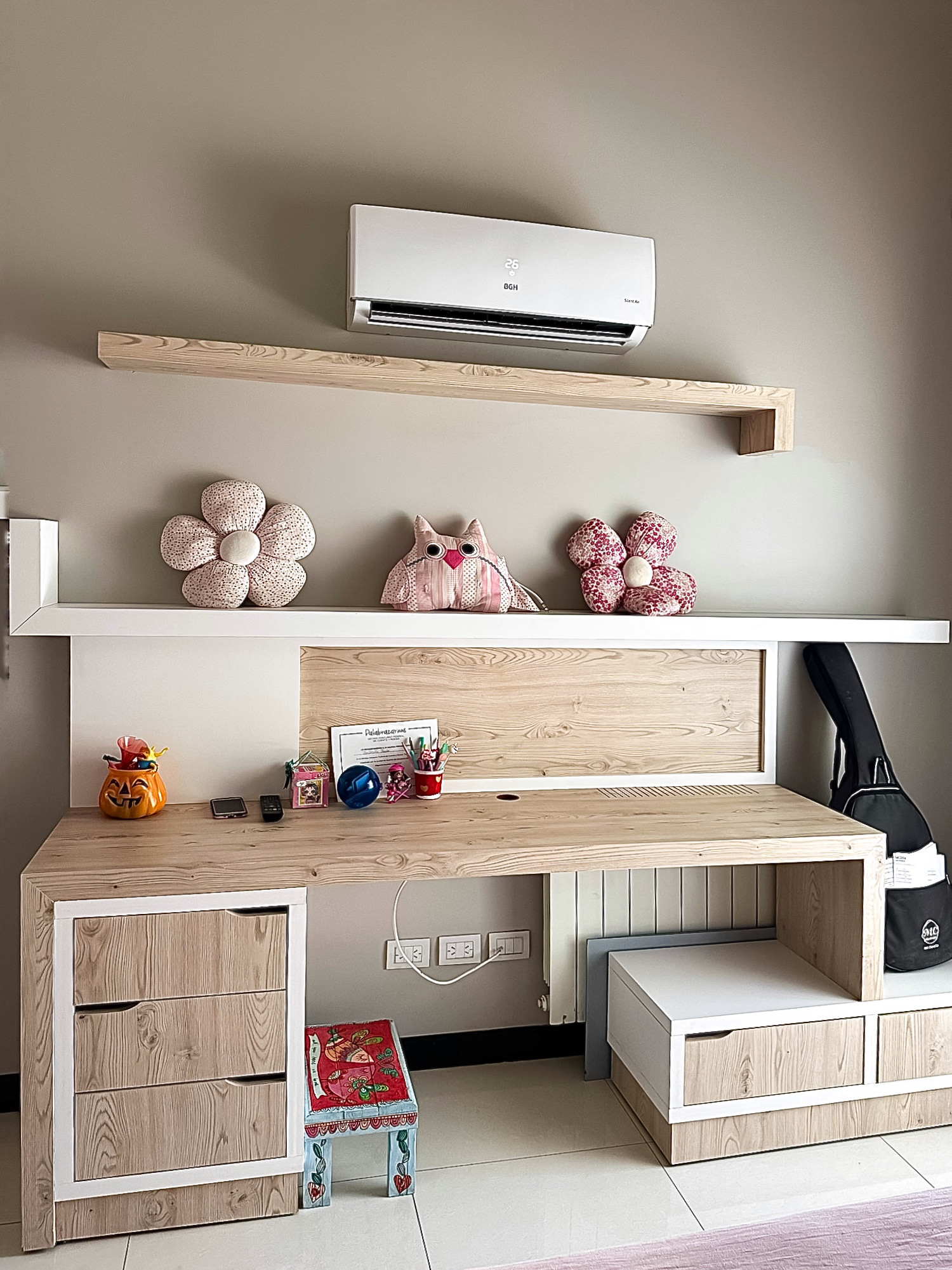 mesa de trabajo, diseño de mobiliario a medida, reforma dormitorio