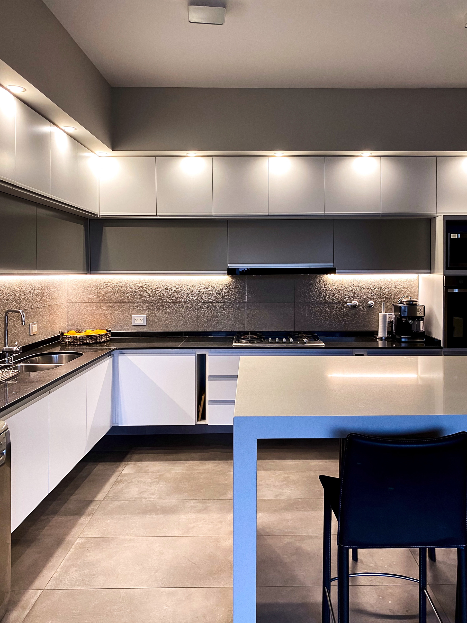 Vista frente mobiliario - Diseño de mobiliario a medida - Reforma Cocina /M + C/