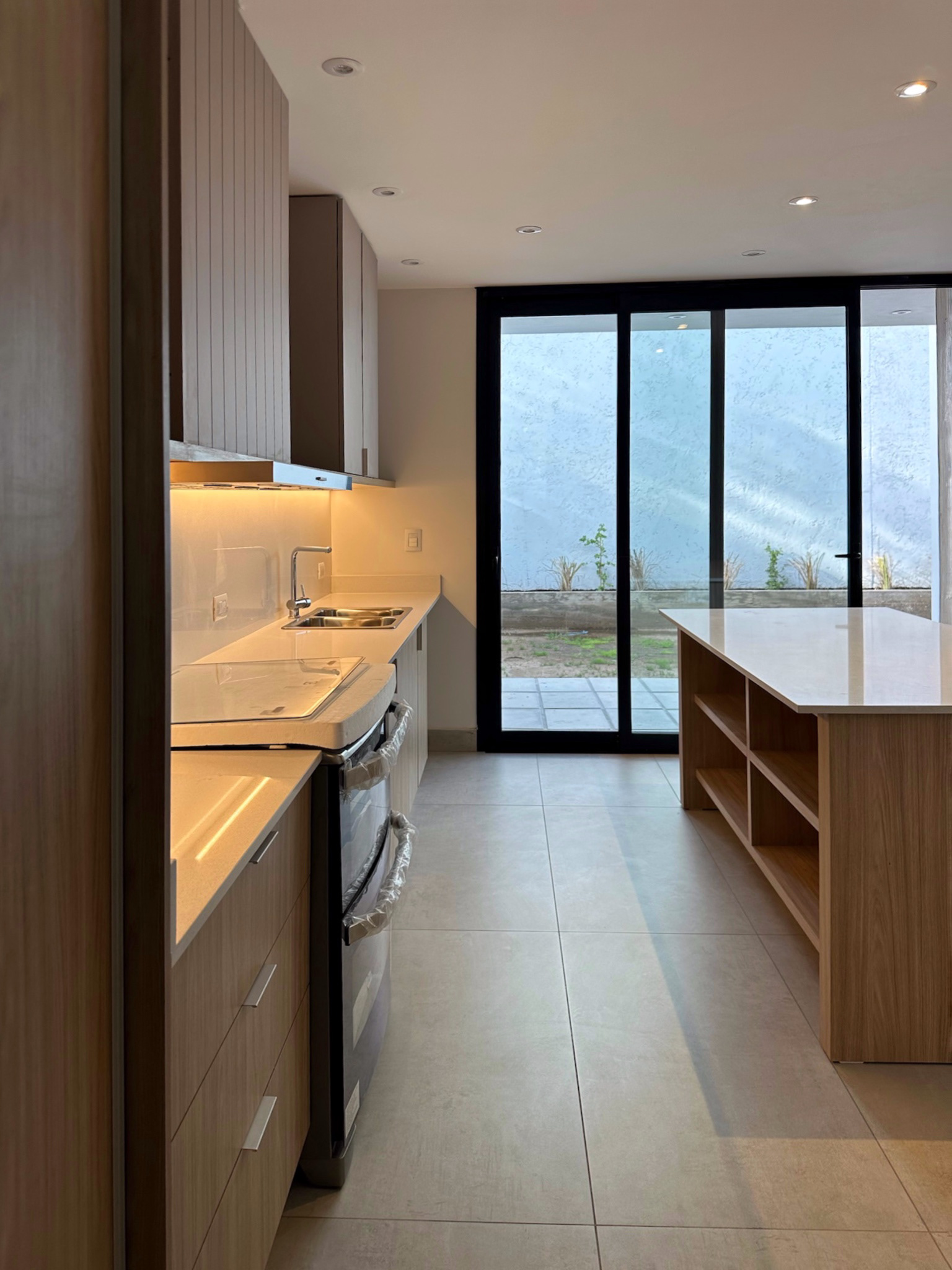 Cocina con salida al patio