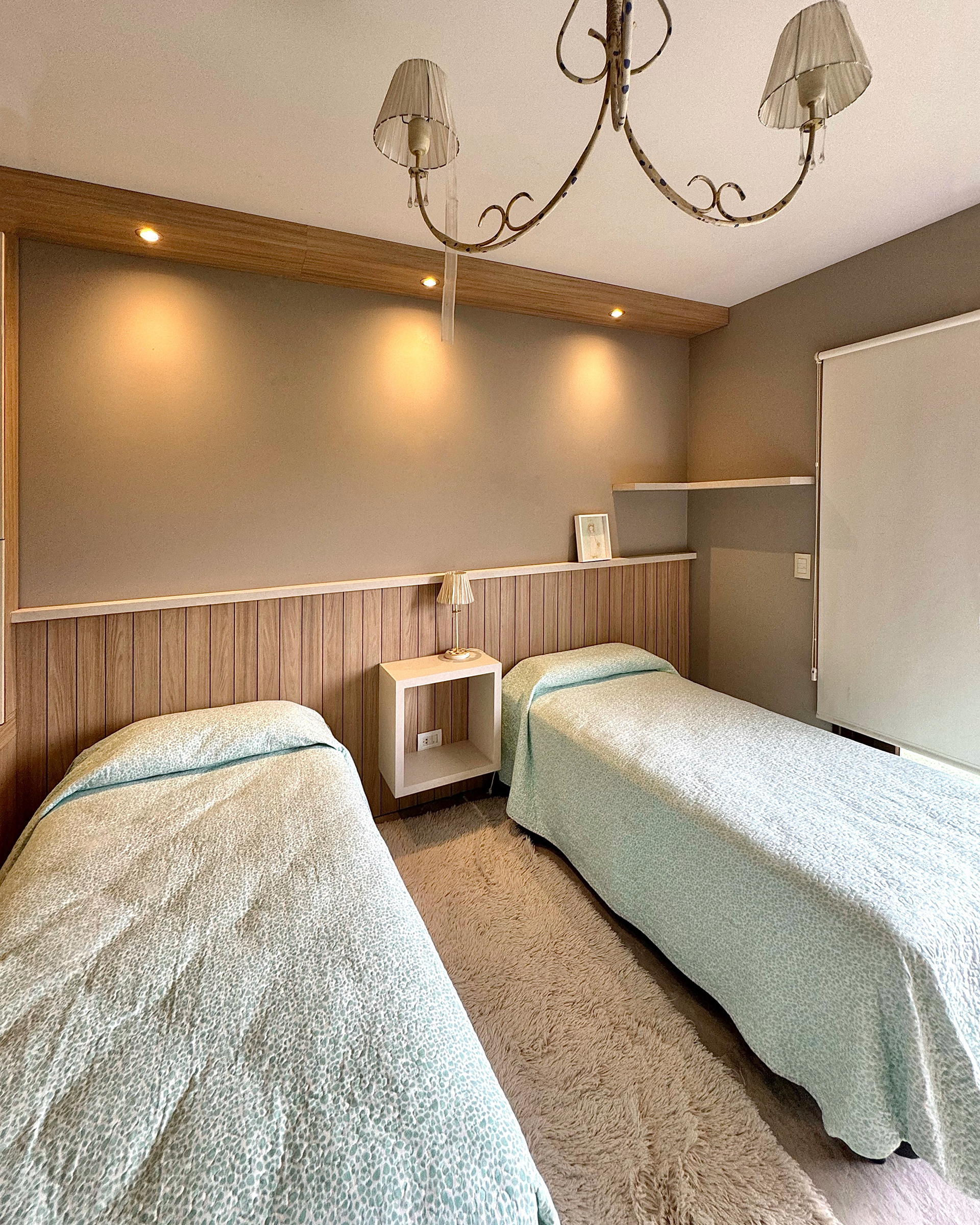 Cabecero cama - Diseño de mobiliario a medida- Reforma dormitorio /L/