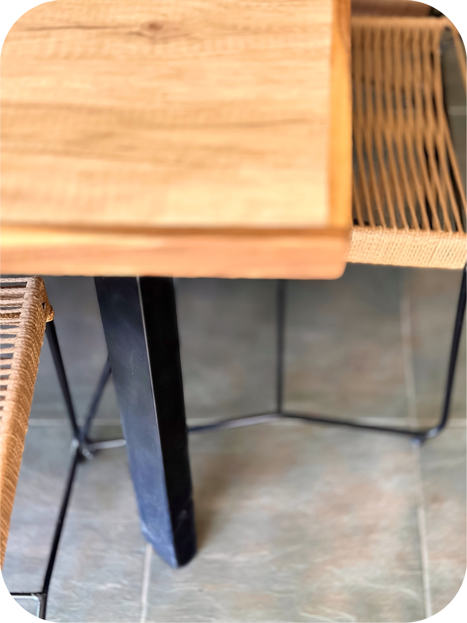 Detalle mesa y pata - Diseño de mobiliario a medida - Reforma Quincho /U +P/