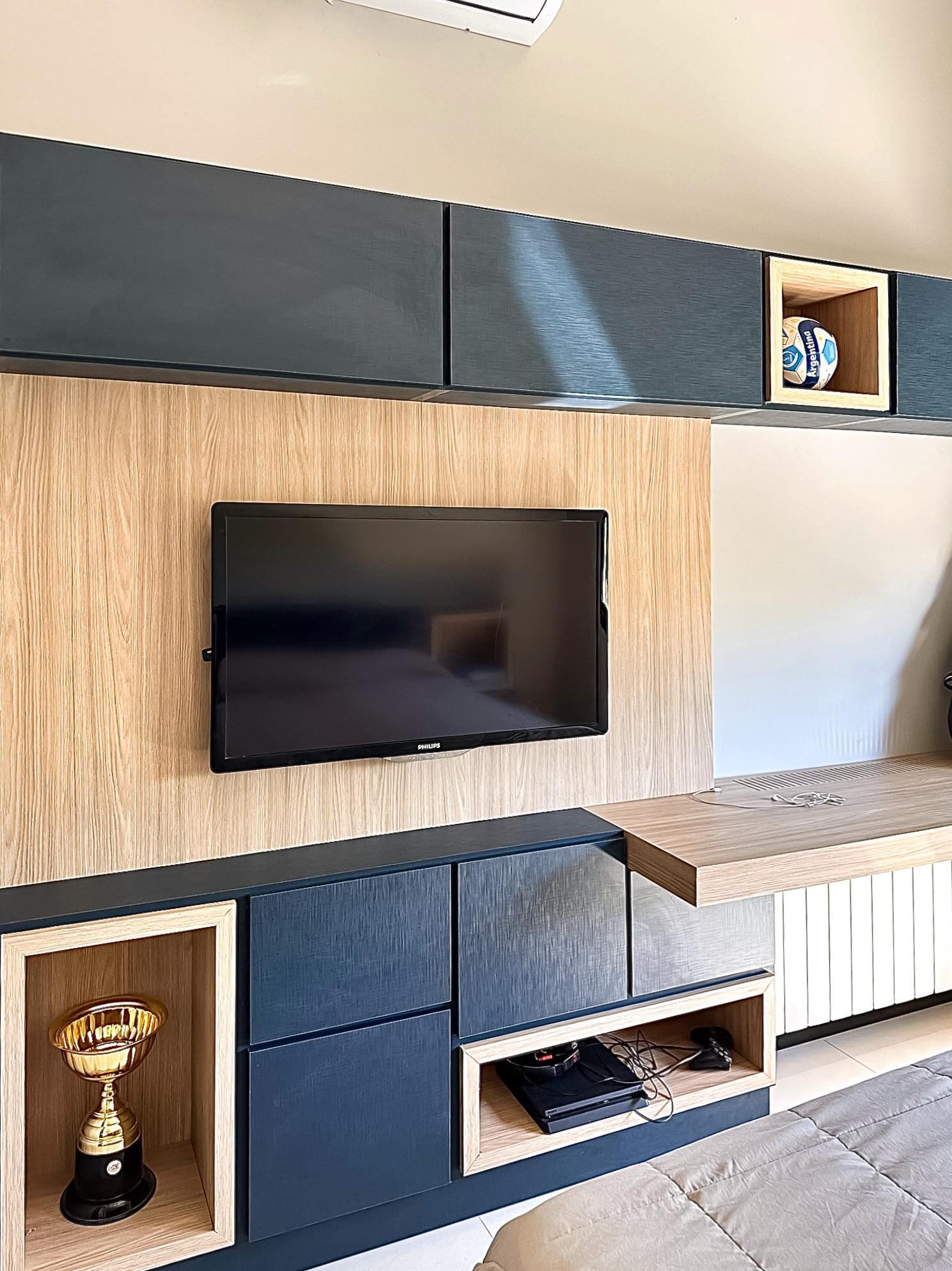 Mesa de estudio, diseño de mobiliario a medida, reforma dormitorio