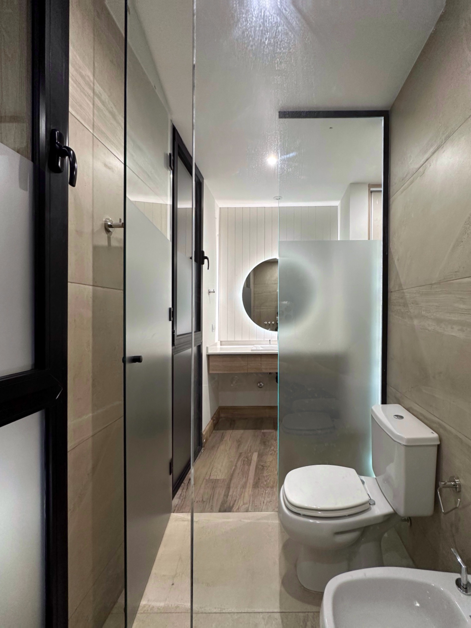 Baño en suite para dormitorio principal