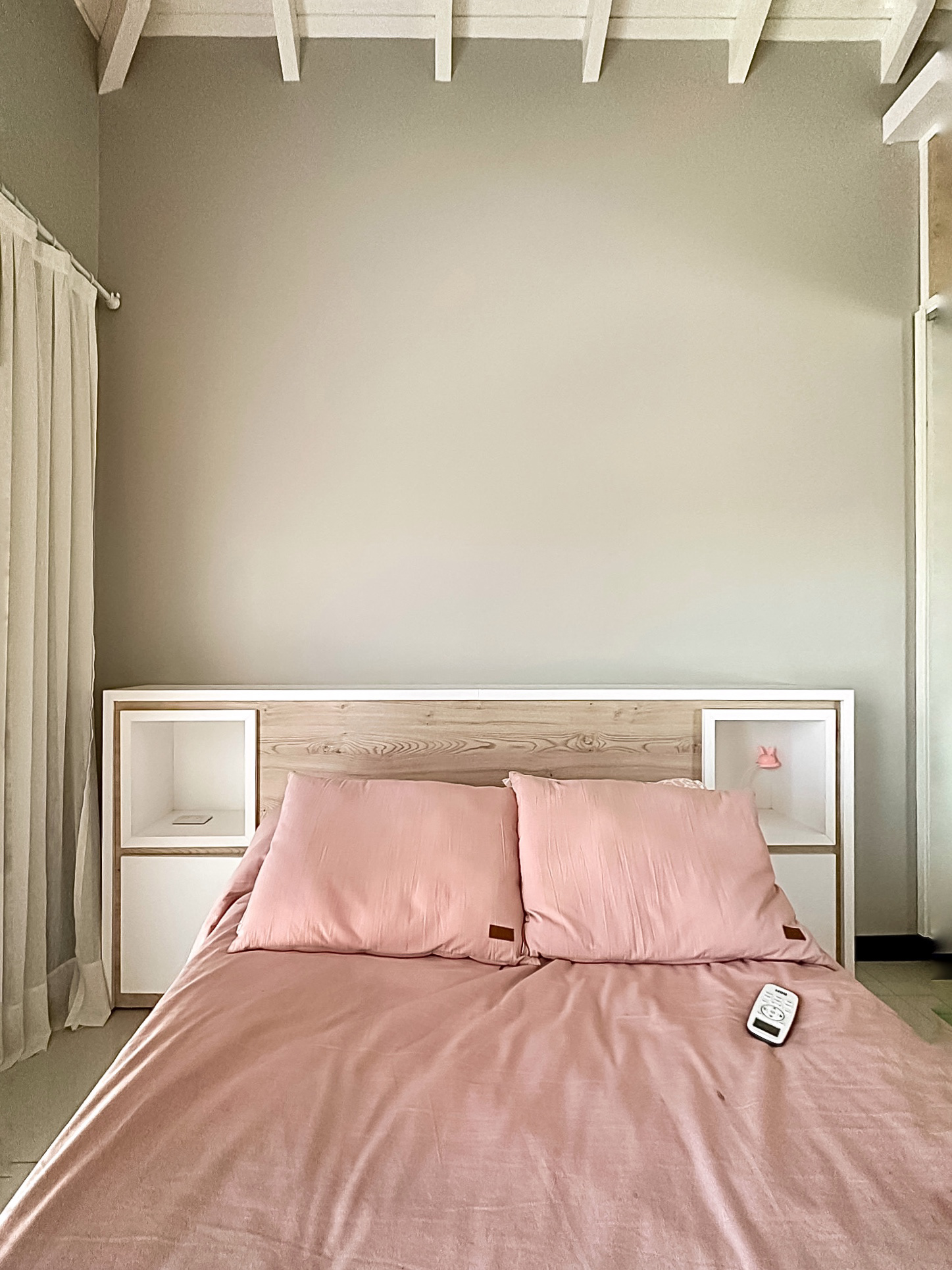 Detalle cabecera cama - Diseño de mobiliario a medida - Reforma Dormitorio /P/