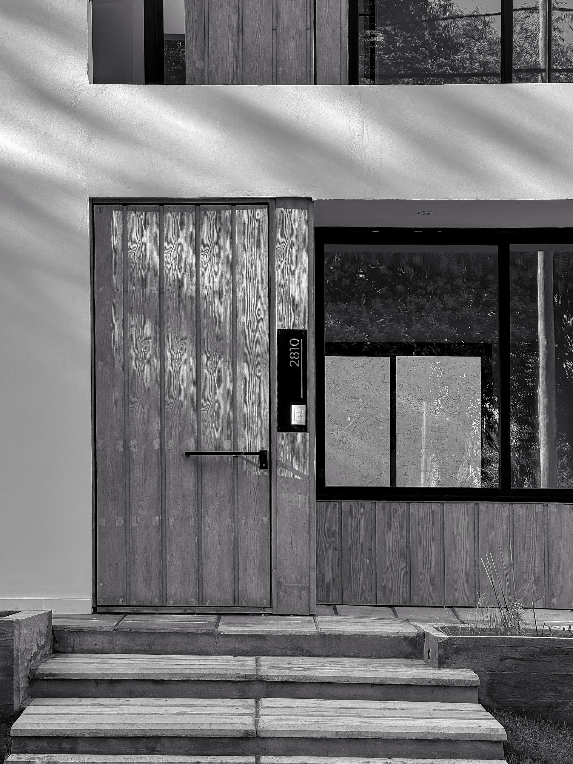 Proyecto de obra nueva. Puerta de ingreso duplex