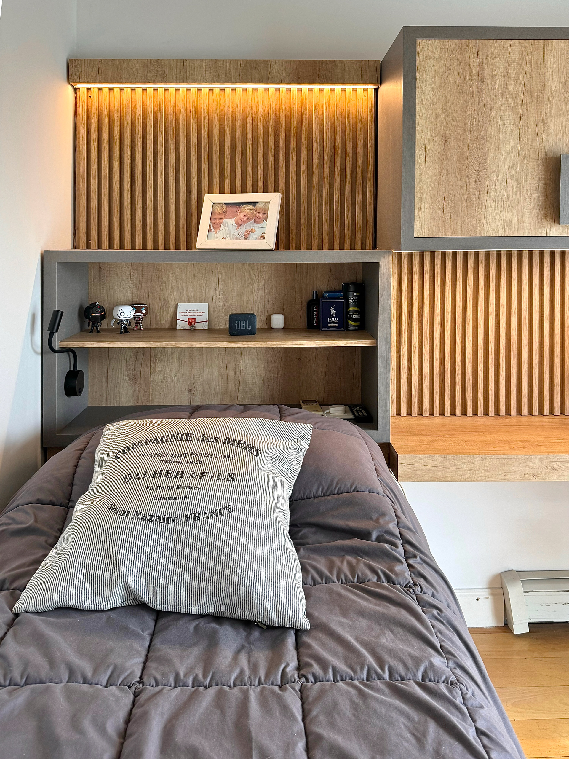 Detalle cabecera cama - Diseño de mobiliario a medida - Reforma Dormitorio /S/