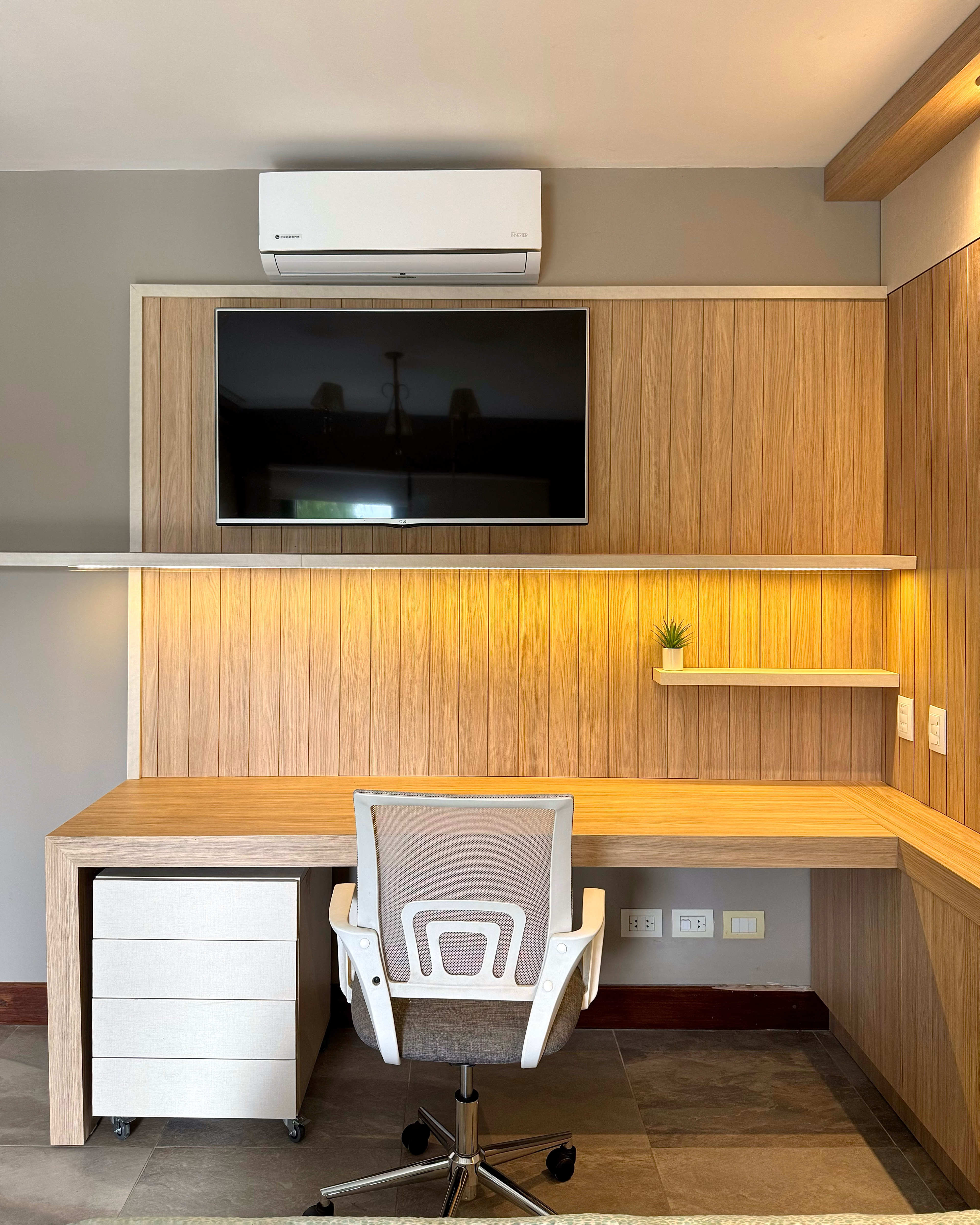 Mesa de trabajo - Diseño de mobiliario a medida- Reforma dormitorio /L/