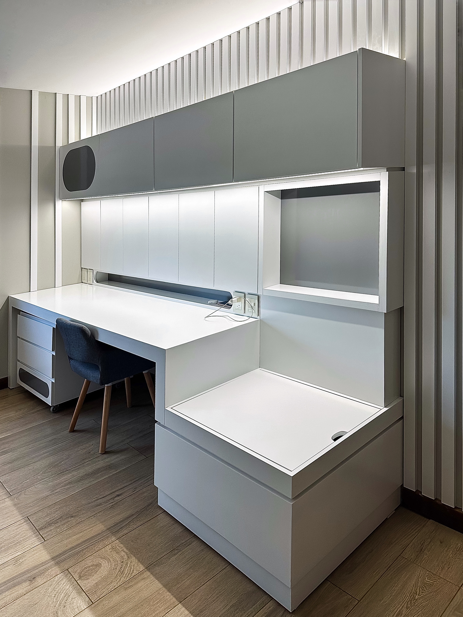 Mesa de trabajo, diseño de mobiliario a medida, reforma dormitorio