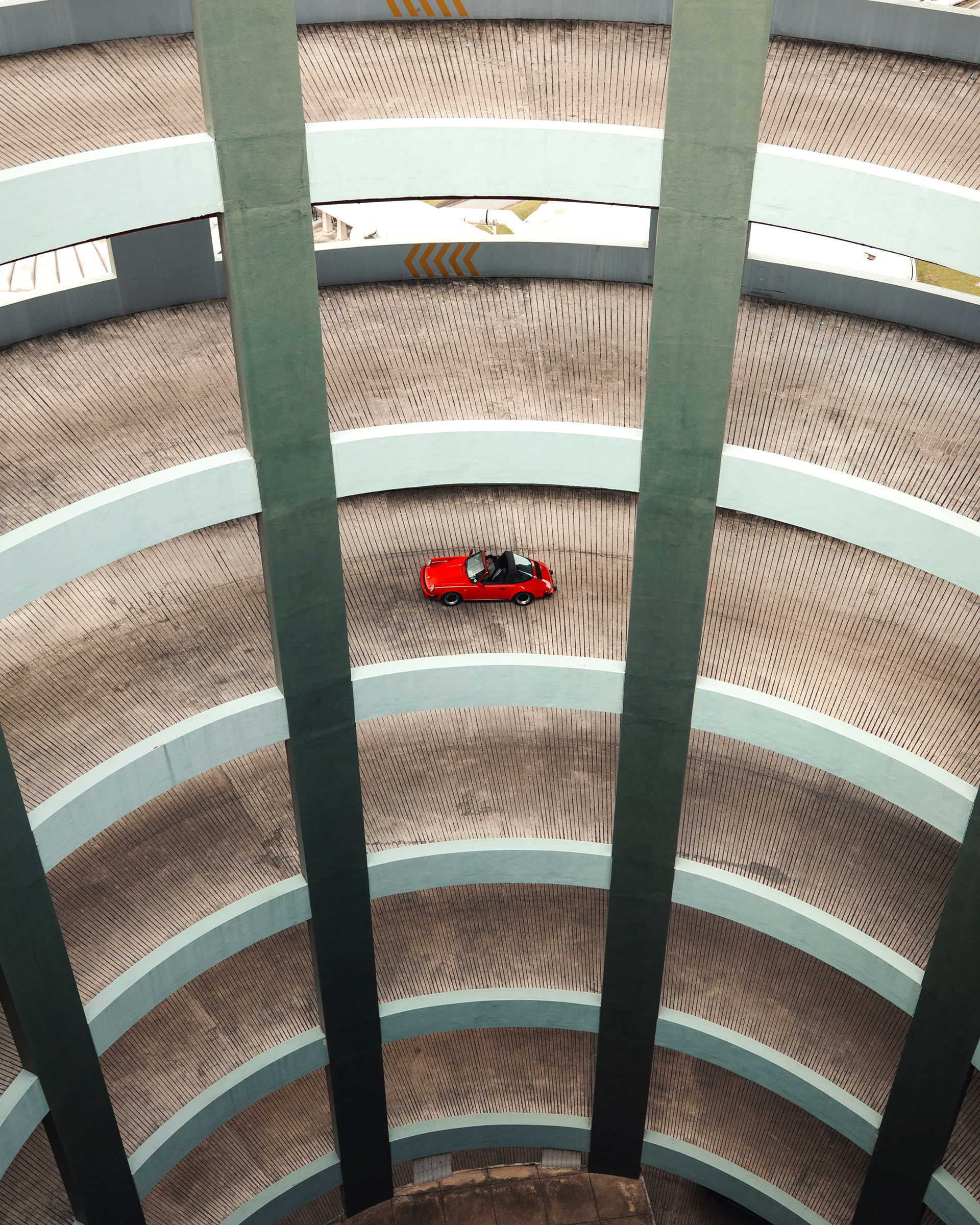 Porsche Targa in der Aufwärtsspirale