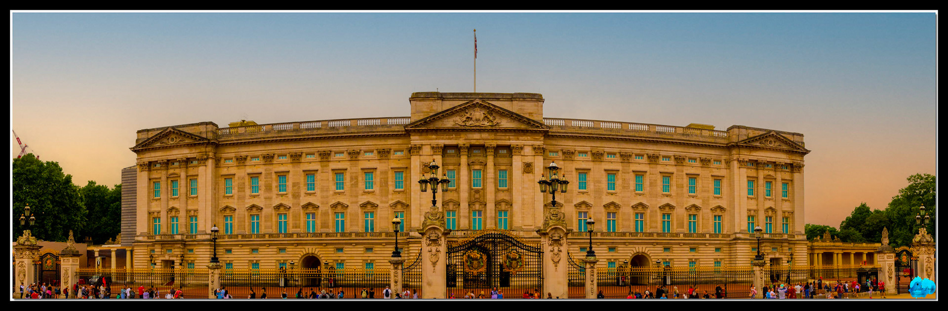 20210802 - Panoramic View Of Buckingham Palace
