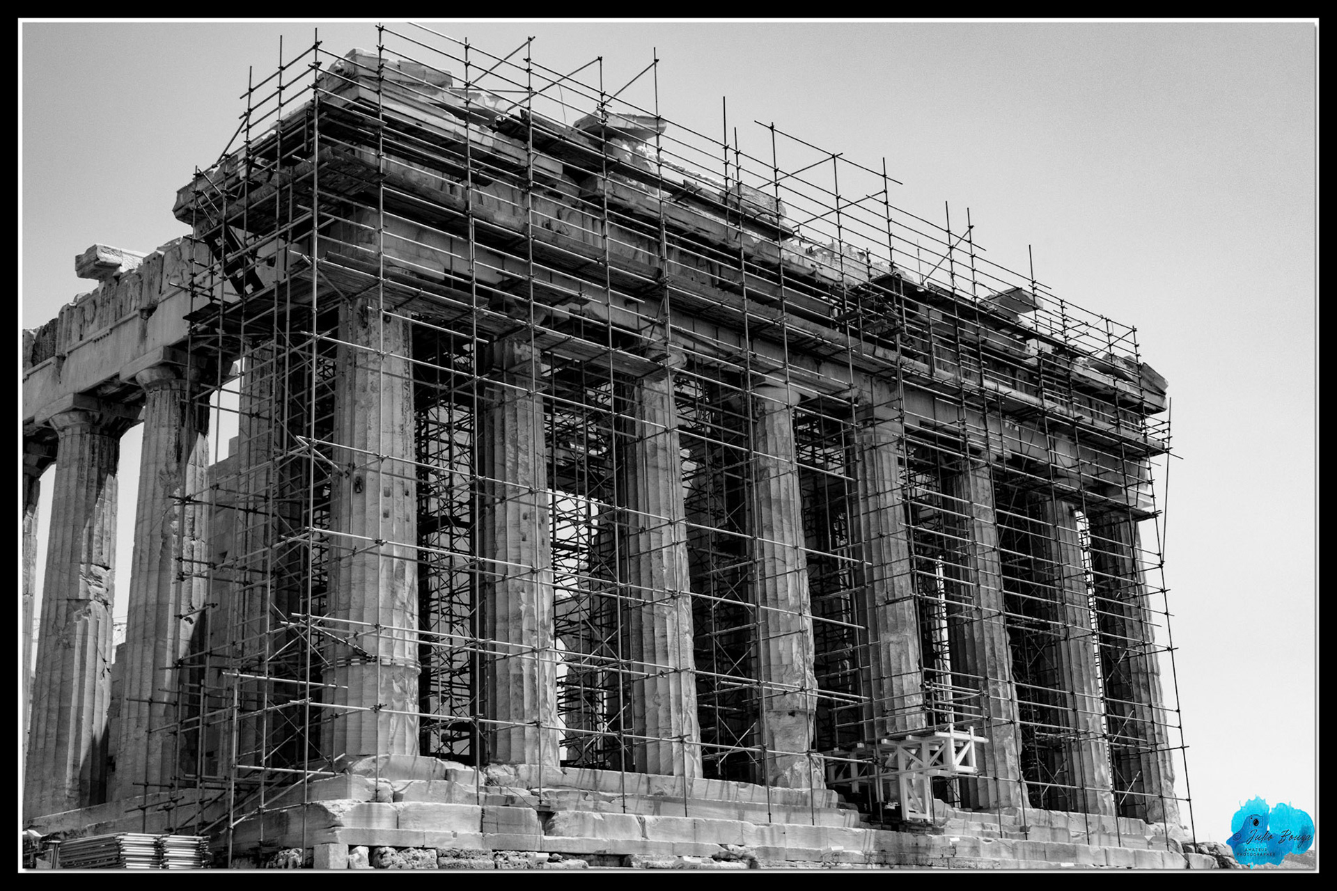 20210809 - B/W Closeup Of The Front Of The Acropollis