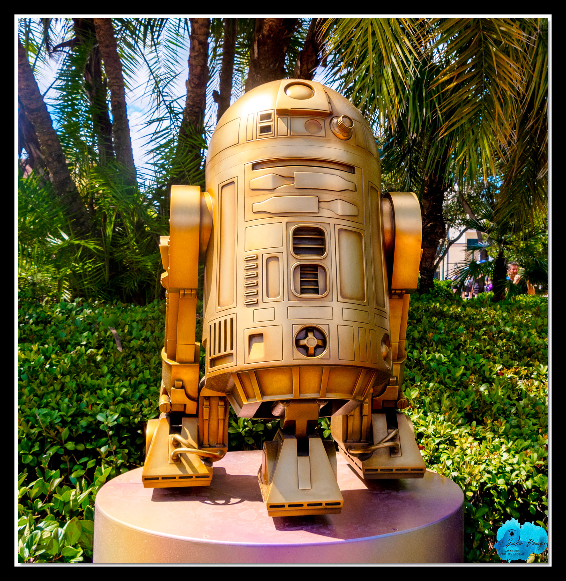 20210926 - R2D2 50th Anniversary Statue At Hollywood Studios Theme Park