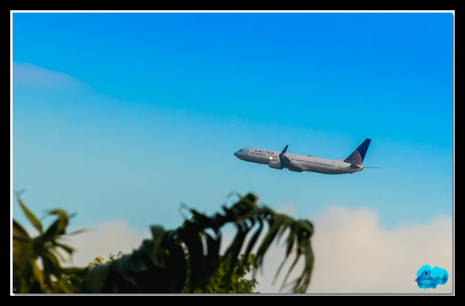 20210424 - Unitied Airlines Taking Off