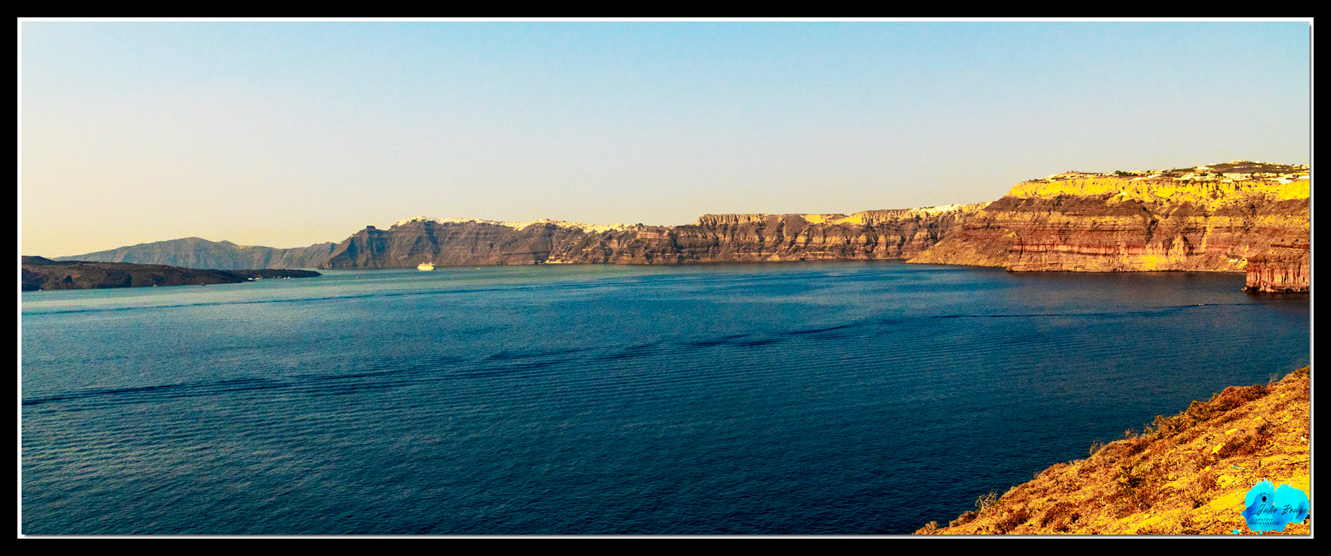 20210805 - View Of The Oceans In Santorini