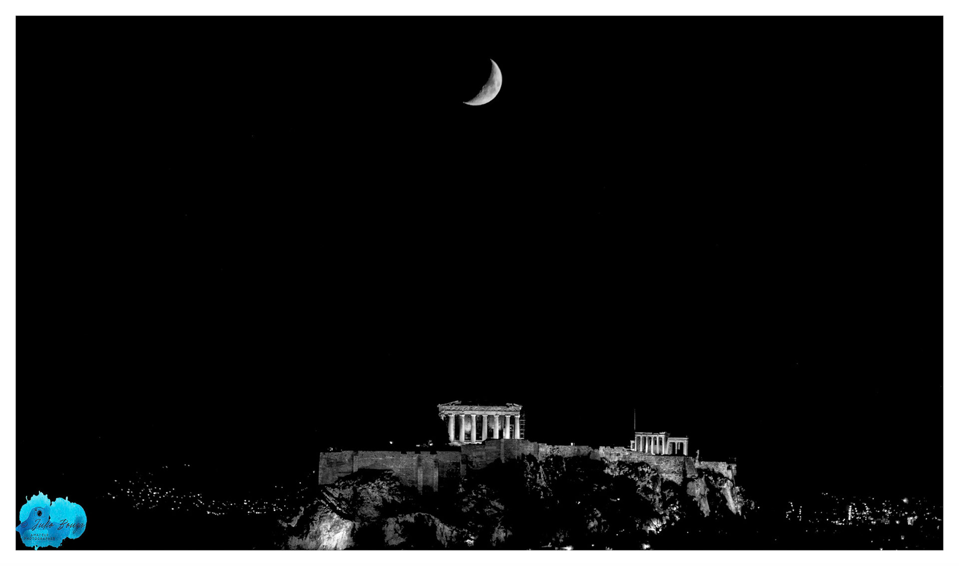 20210813 - B/W View Of The Acropolis With The Moon In The Center