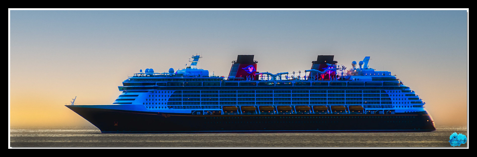 20220919 - Closeup of The Disney Cruise In The Ocean