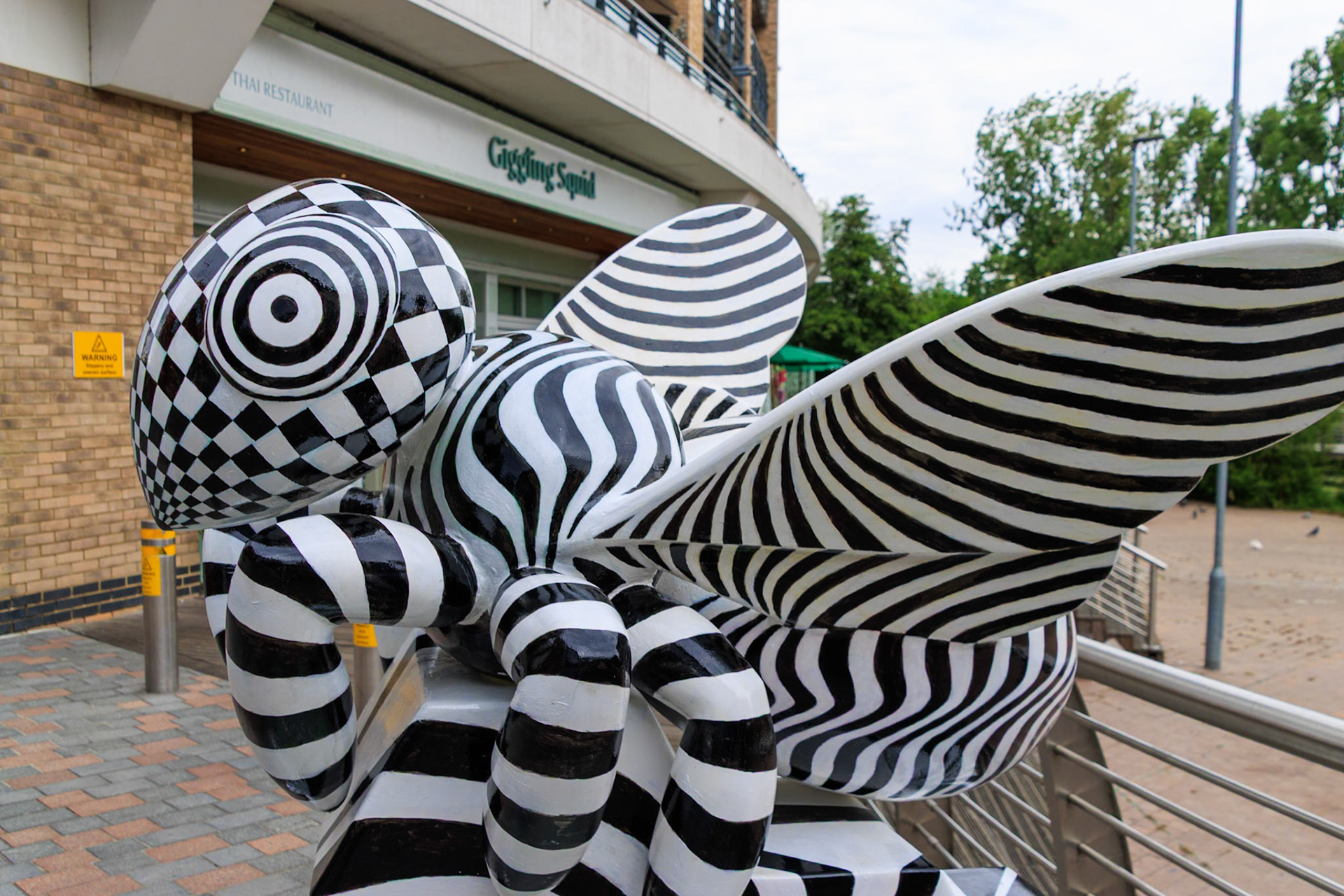 Buzz in the City - Beedazzled